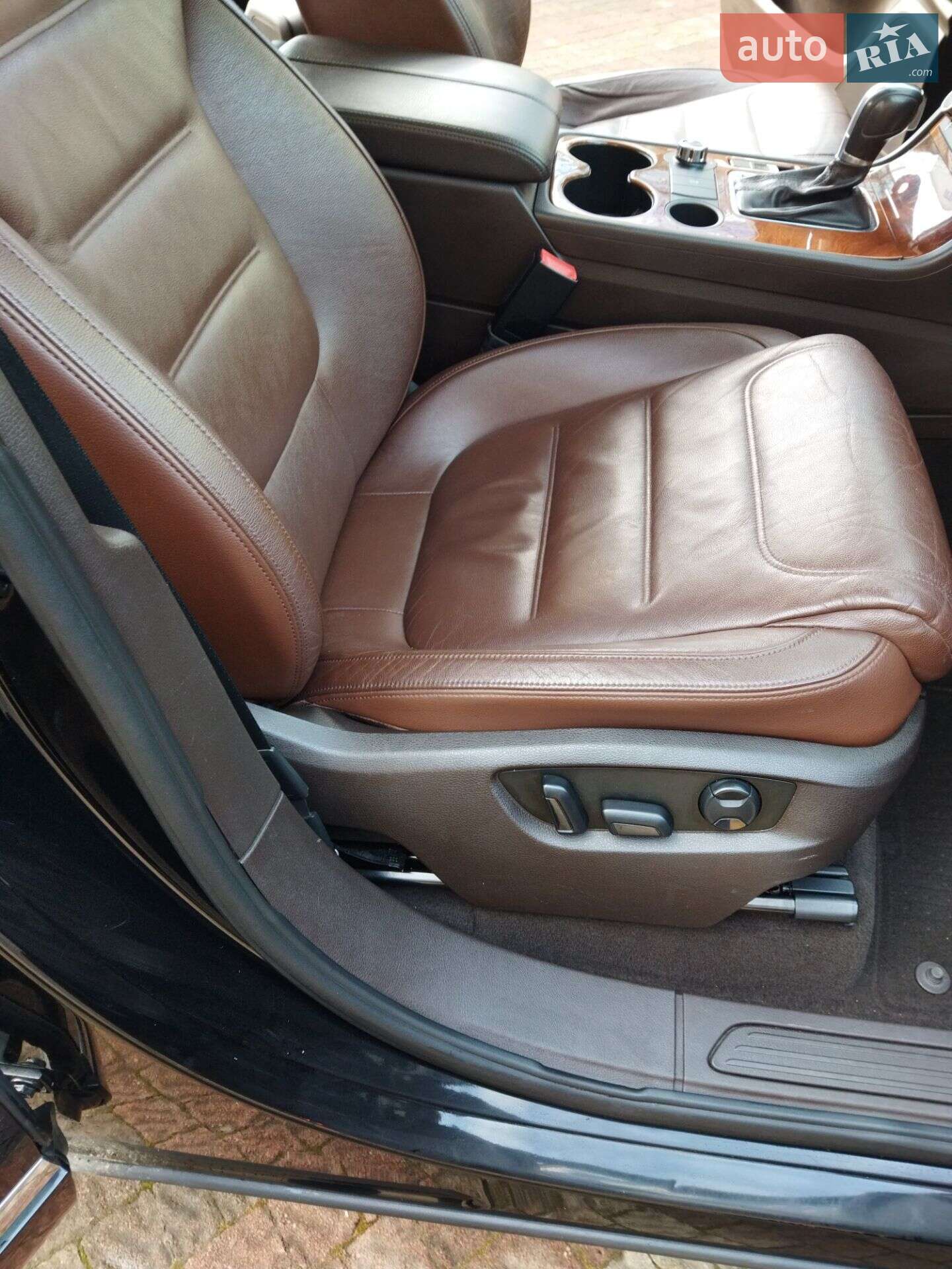 Volkswagen Touareg 2012 VIN WVGEK9BP2CD007829 фото оголошення 26 з 34