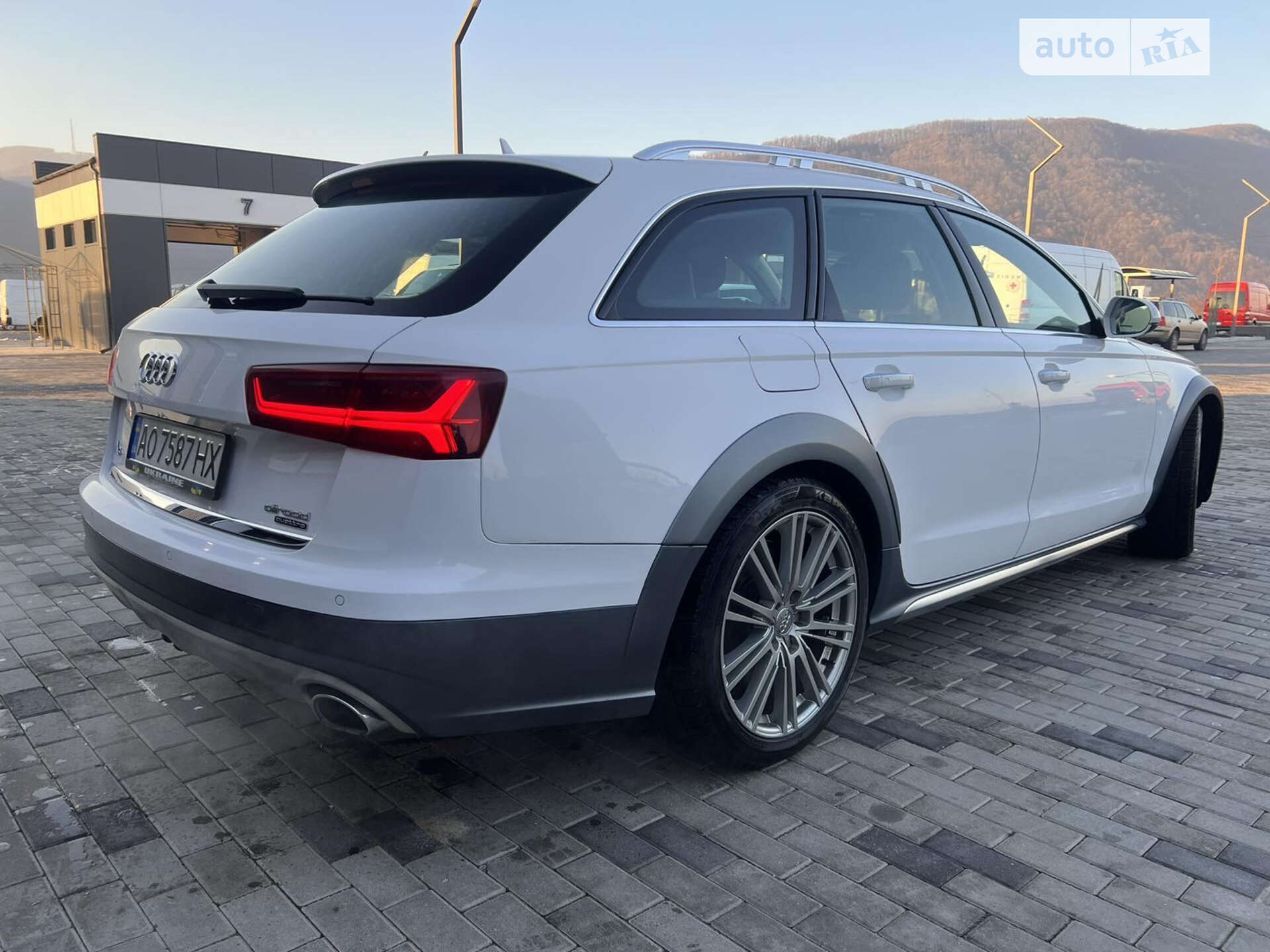 Audi A6 Allroad 2015 VIN WAUZZZ4G4FN083417 фото оголошення 10 з 30