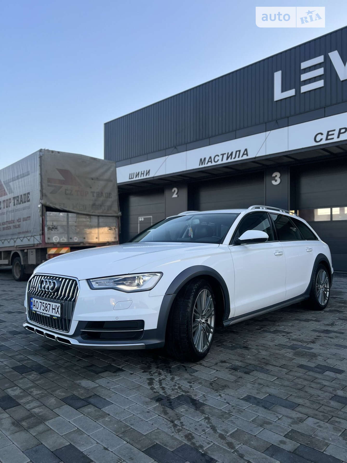 Audi A6 Allroad 2015 VIN WAUZZZ4G4FN083417 фото оголошення 17 з 30