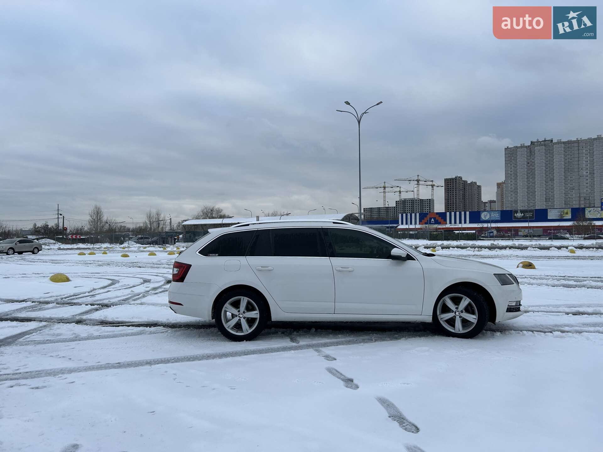 Skoda Octavia 2018 VIN TMBJJ7NE8J0040679 фото оголошення 5 з 47
