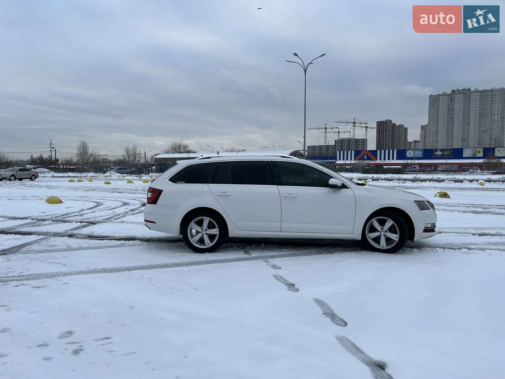 Skoda Octavia 2018 VIN TMBJJ7NE8J0040679 фото оголошення 6 з 47