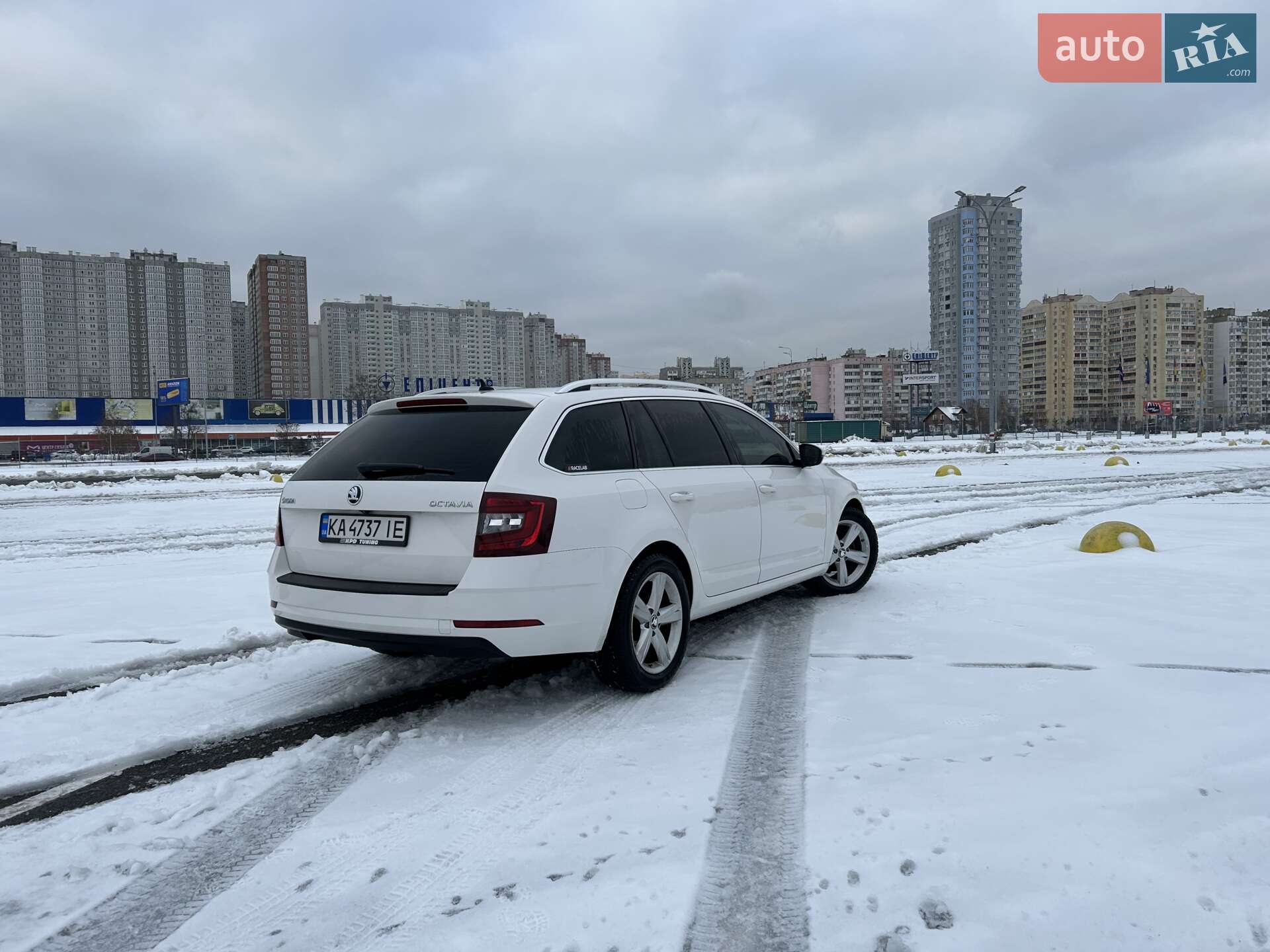 Skoda Octavia 2018 VIN TMBJJ7NE8J0040679 фото оголошення 8 з 47
