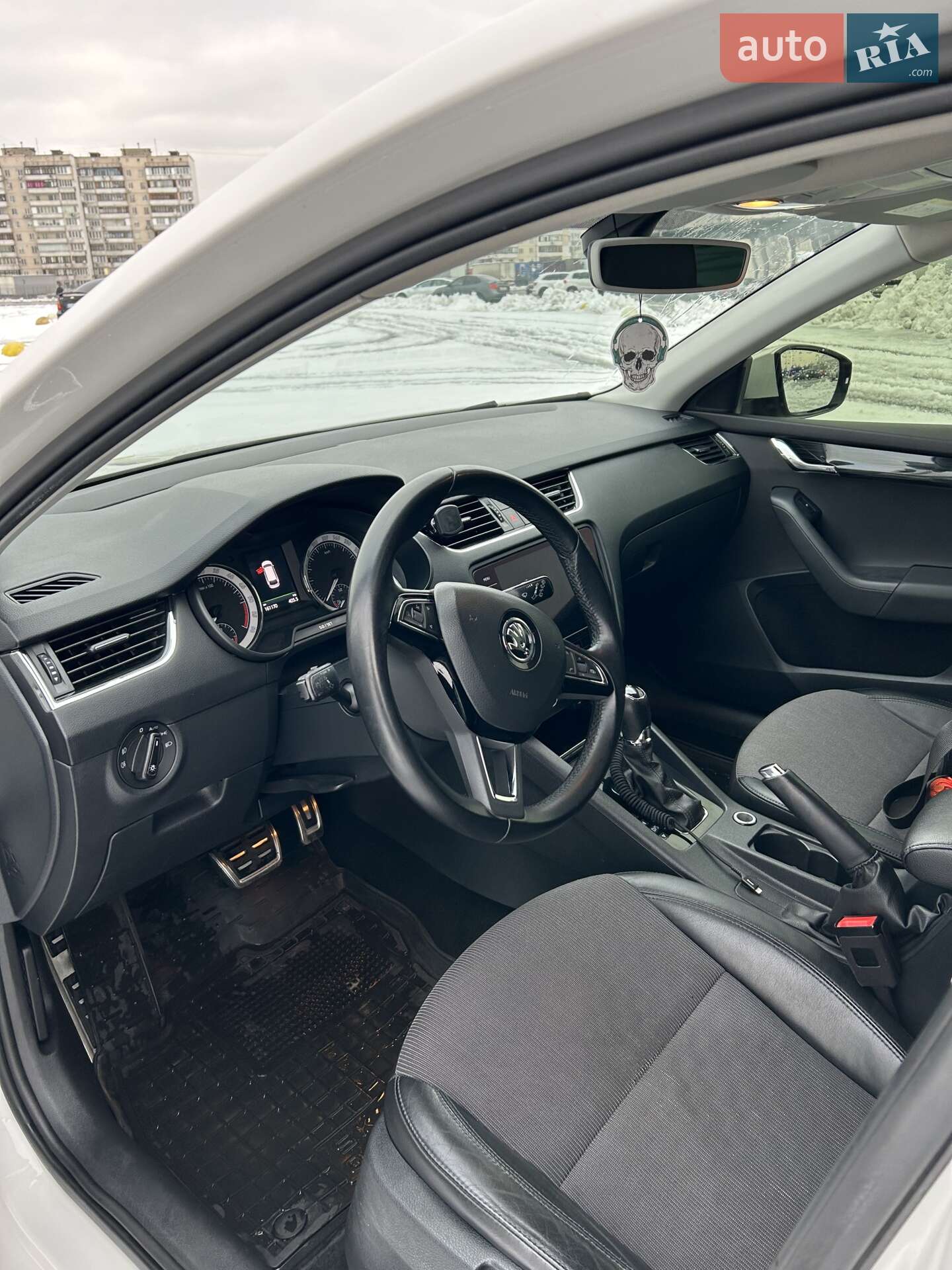 Skoda Octavia 2018 VIN TMBJJ7NE8J0040679 фото оголошення 16 з 47