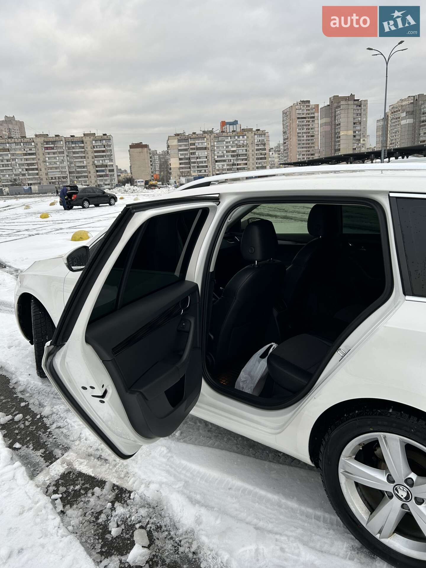 Skoda Octavia 2018 VIN TMBJJ7NE8J0040679 фото оголошення 18 з 47