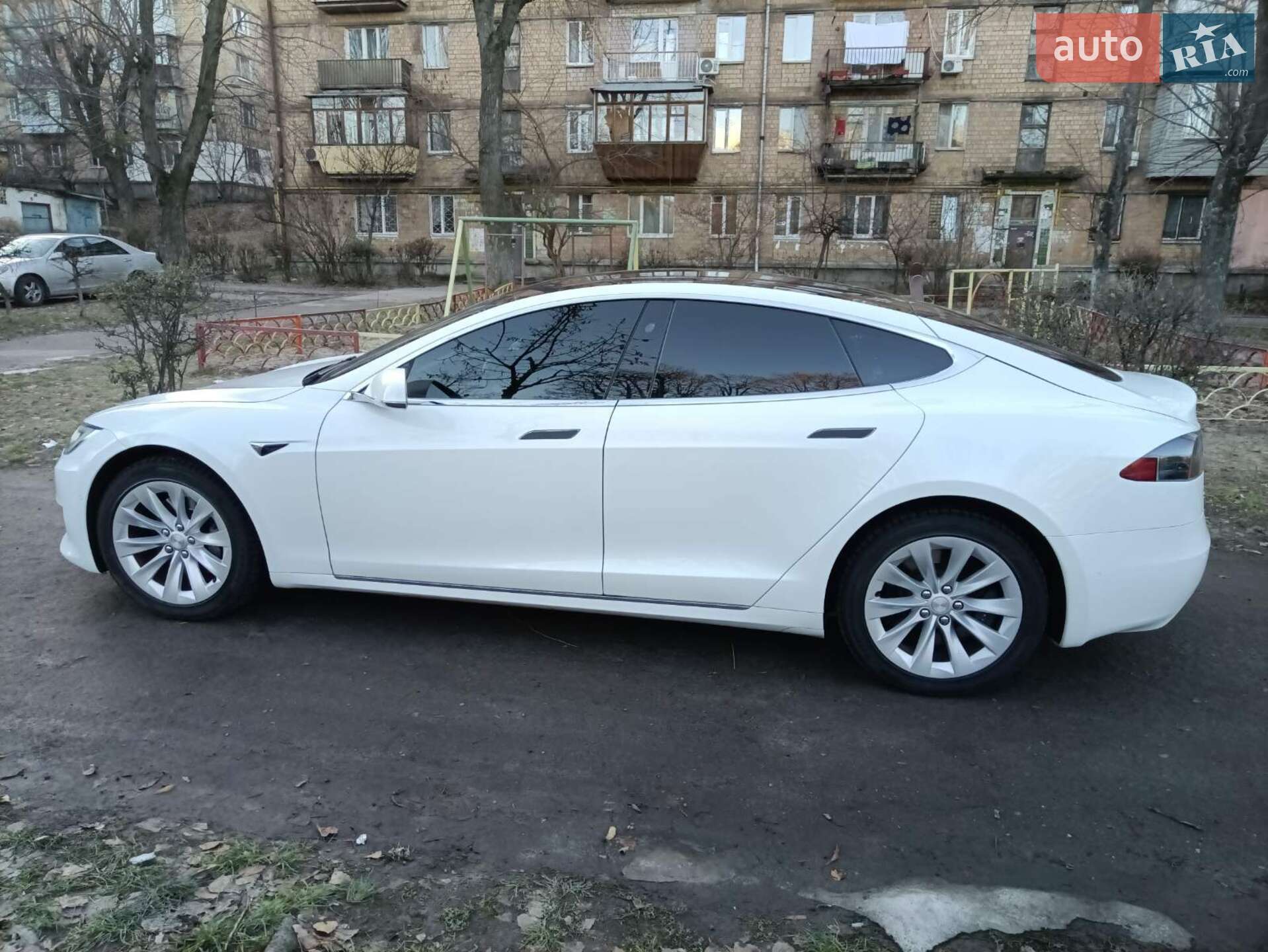 Tesla Model S 2018 VIN 5YJSA1E29JF281840 фото оголошення 21 з 21
