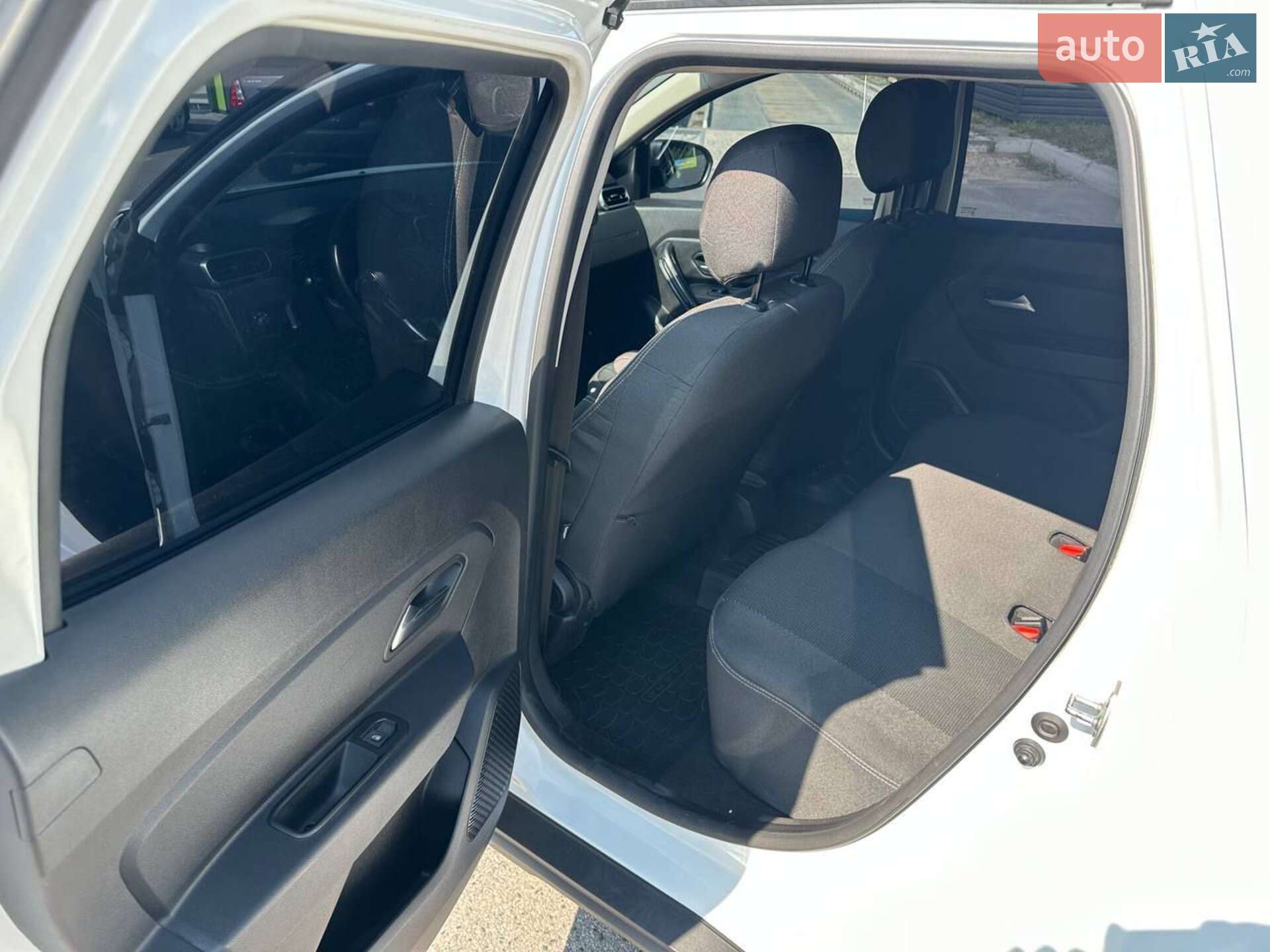 Renault Duster 2018 VIN VF1HJD40861810155 фото оголошення 15 з 21