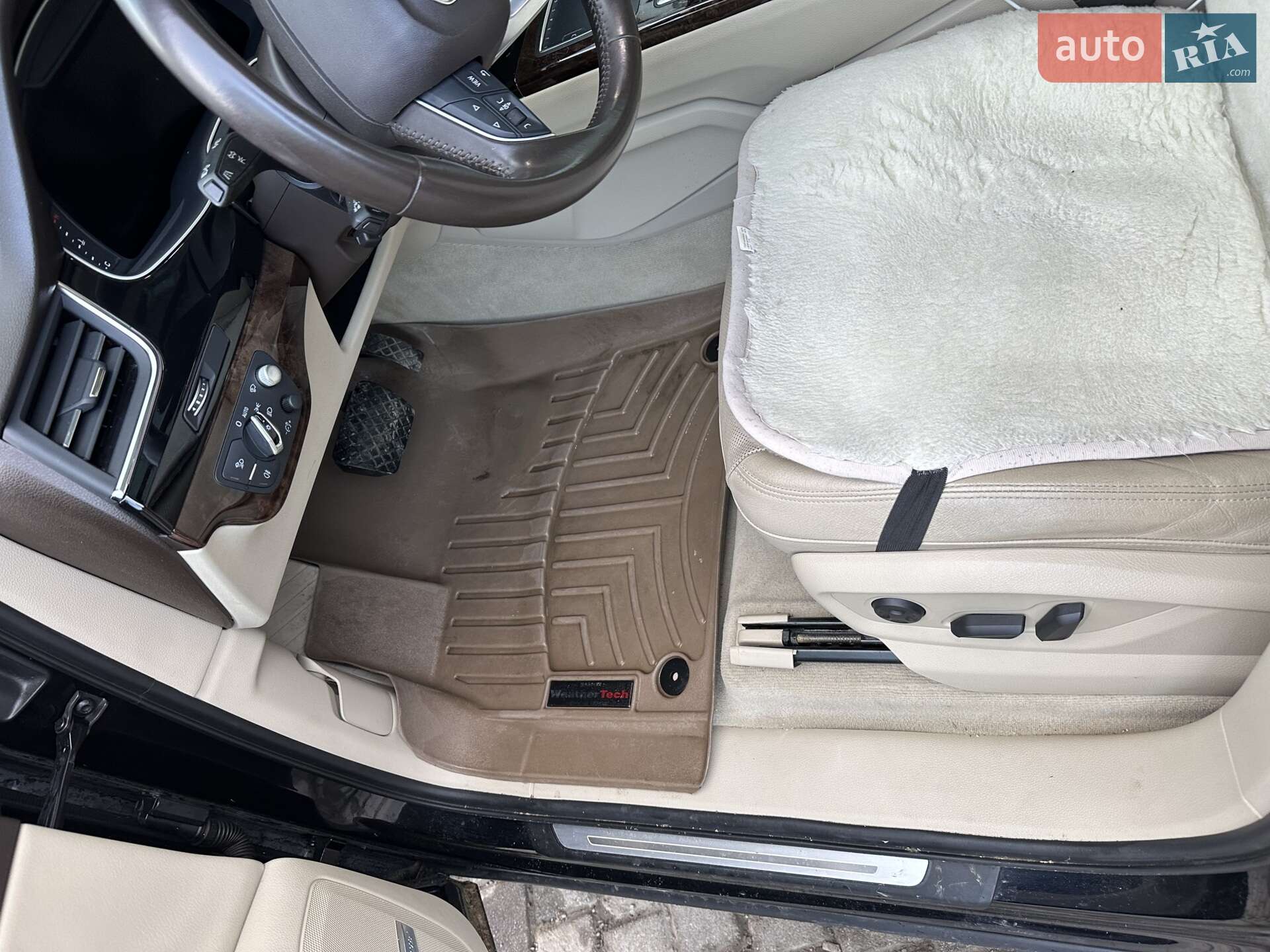 Audi Q7 2016 VIN WA1VAAF79HD027659 фото оголошення 30 з 38