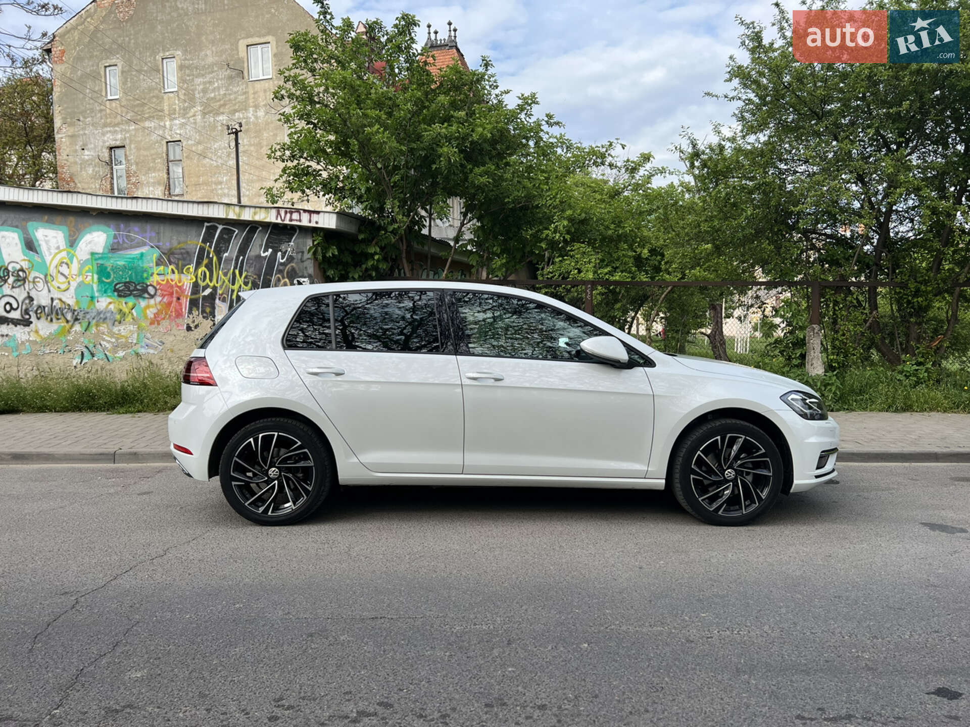 Volkswagen Golf 2020 VIN WVWZZZAUZLW137519 фото оголошення 4 з 11