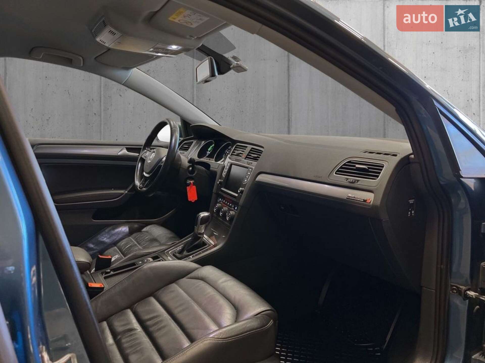 Volkswagen e-Golf 2015 VIN WVWZZZAUZFW912034 фото оголошення 27 з 31
