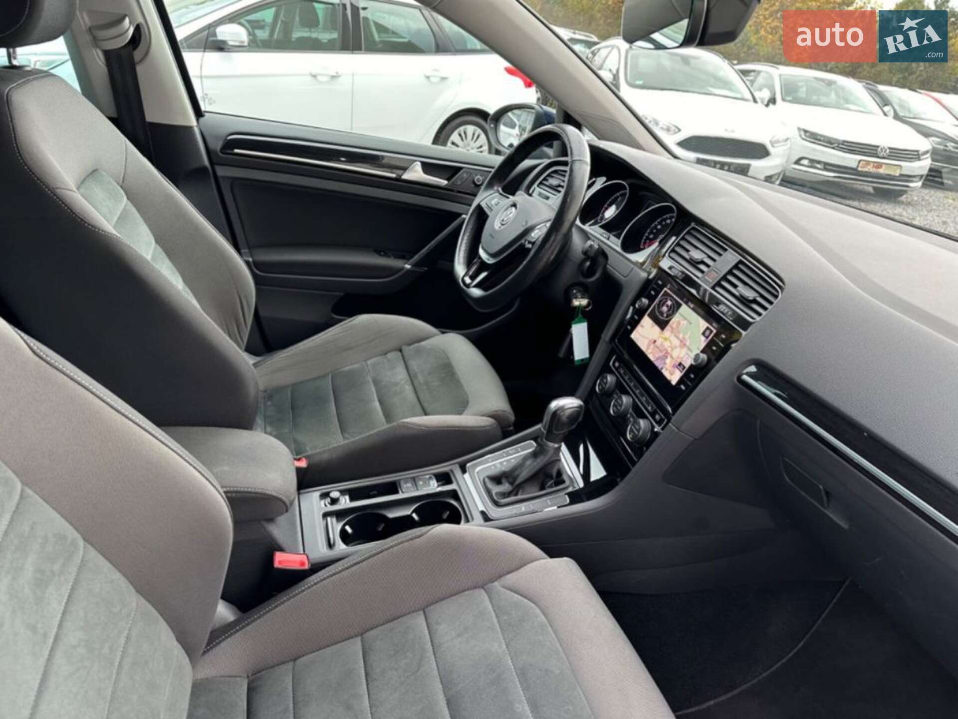 Volkswagen Golf 2017 VIN WVWZZZAUZJP552244 фото оголошення 104 з 120