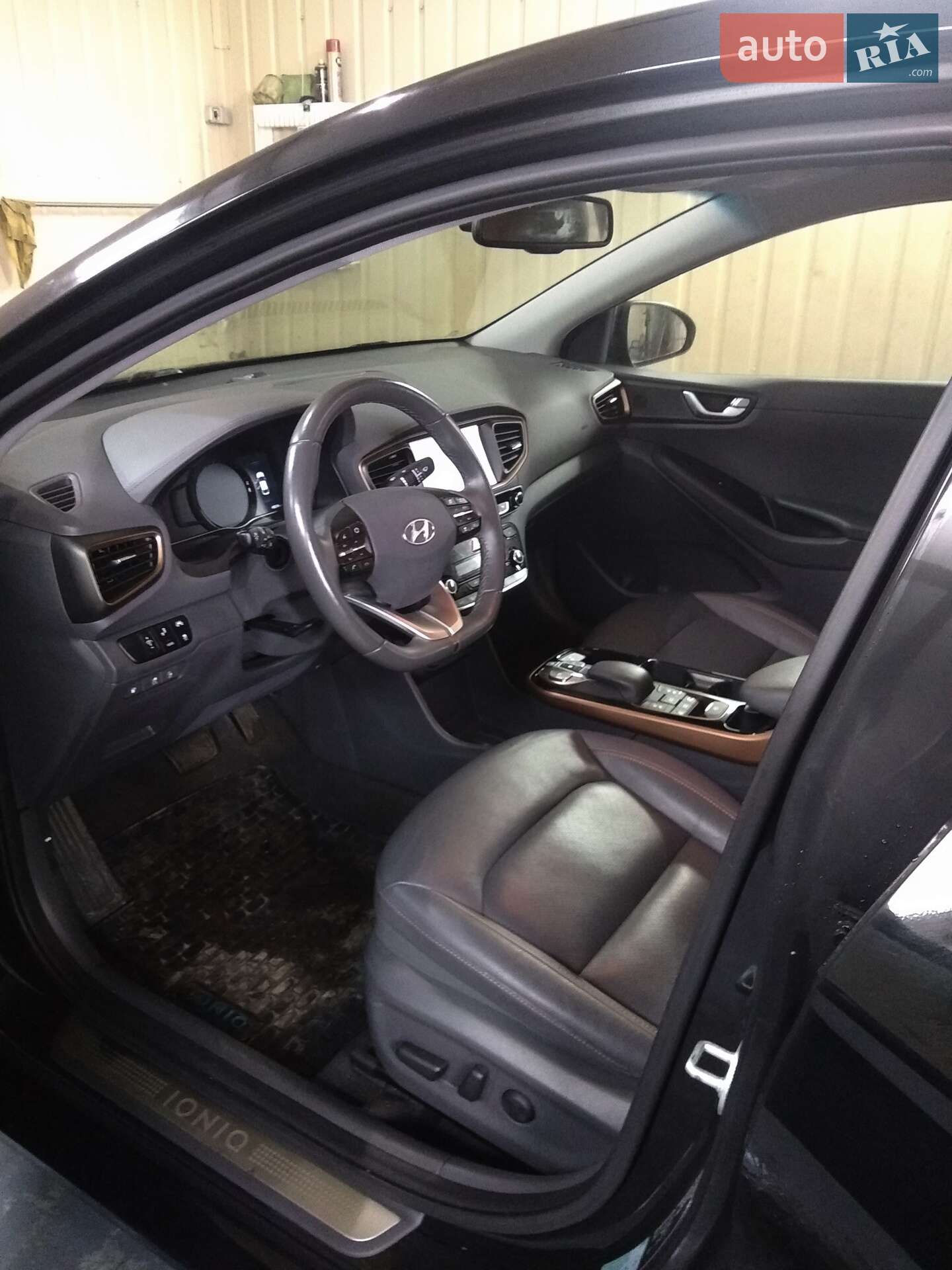 Hyundai Ioniq 2017 VIN KMHC851HFHU017056 фото оголошення 3 з 9