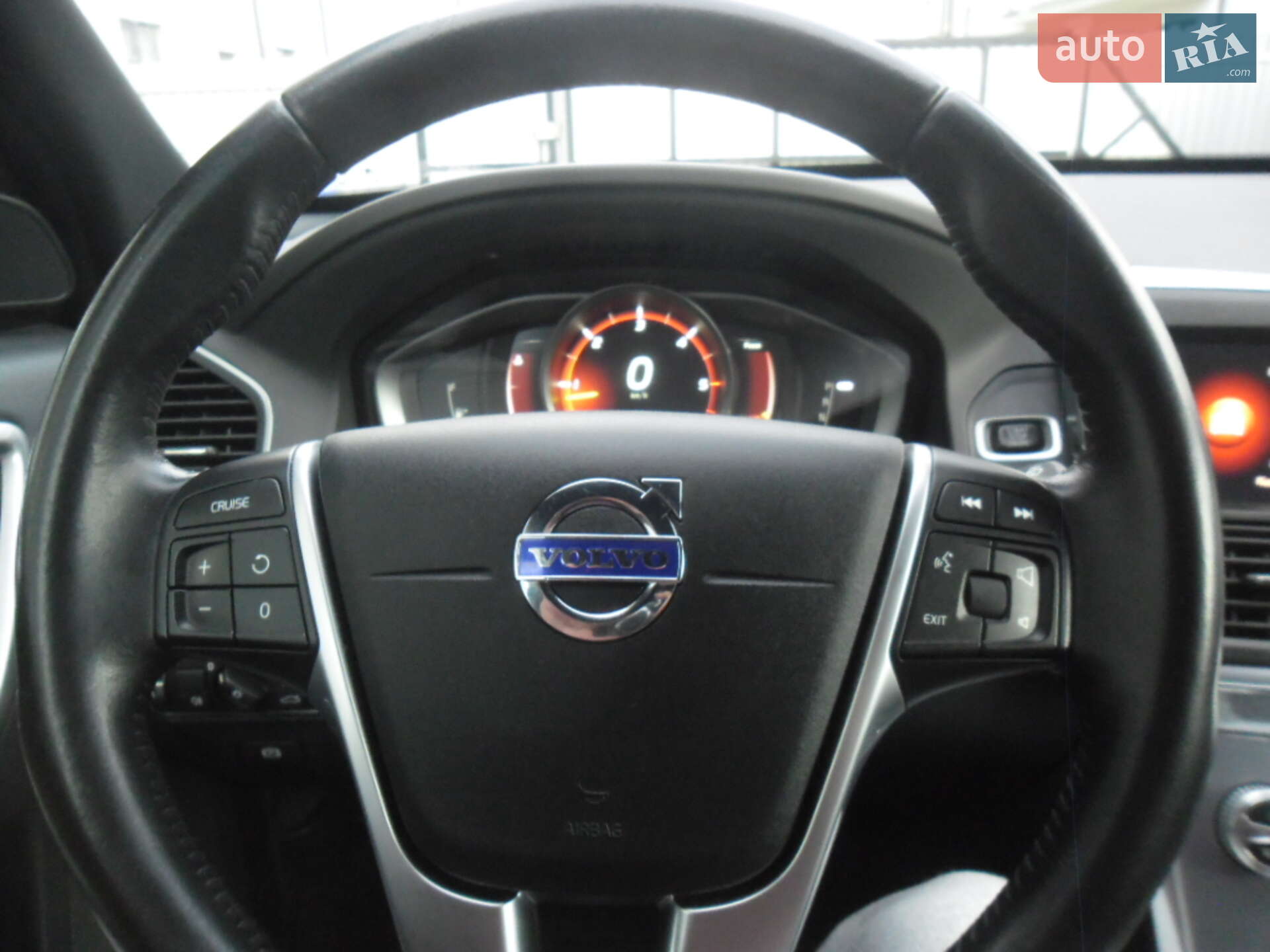 Volvo XC60 2017 VIN YV1DZ97C6H2140416 фото оголошення 20 з 39