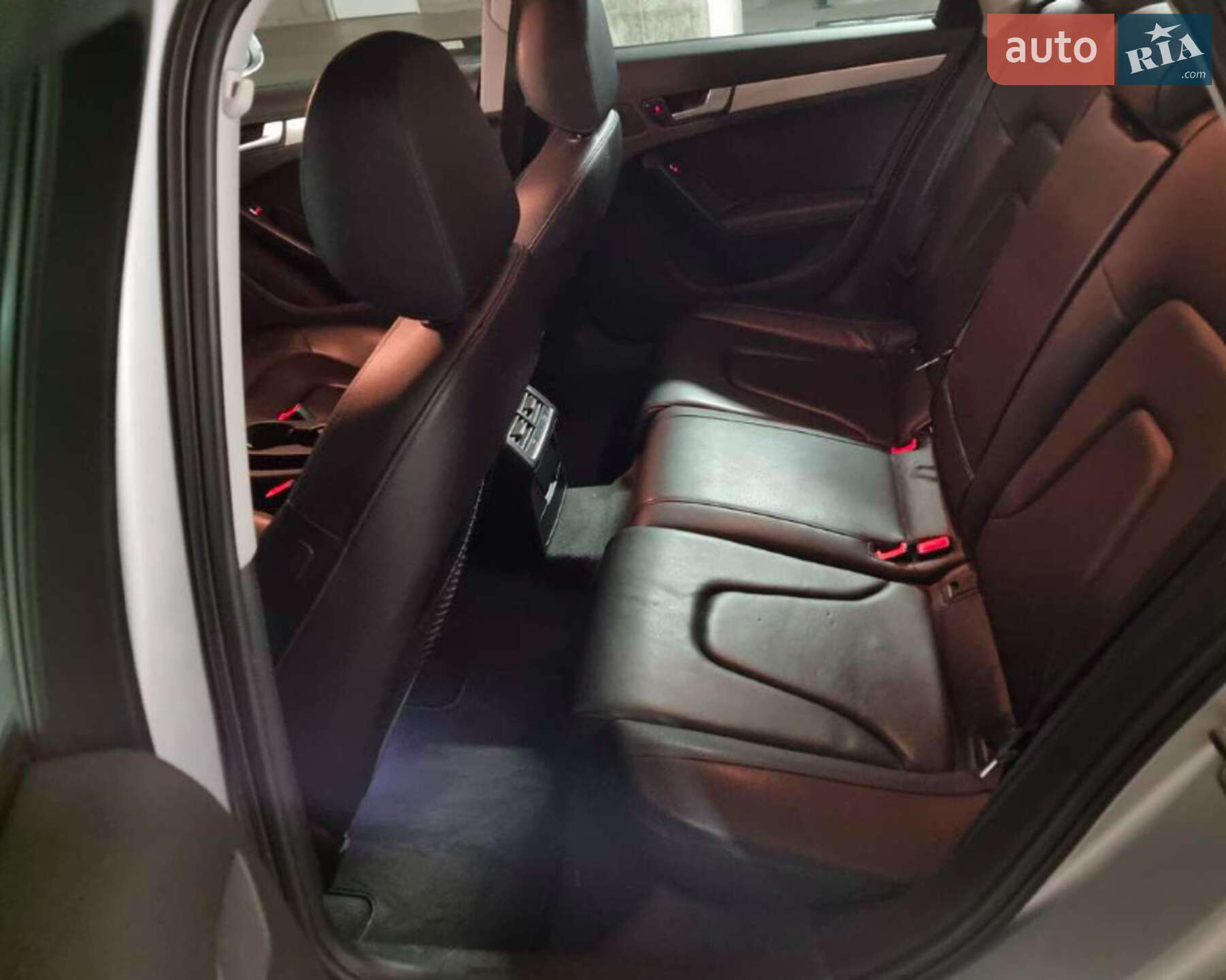 Audi A4 2014 VIN WAUFFAFL6FN002456 фото оголошення 9 з 12