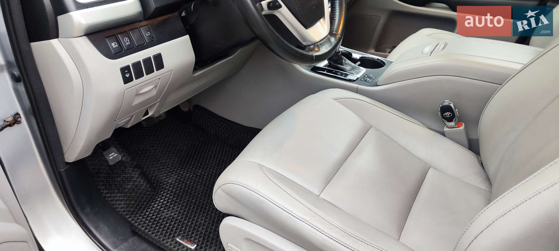 Toyota Highlander 2018 VIN 5TDJZRFH3JS850845 фото оголошення 5 з 16