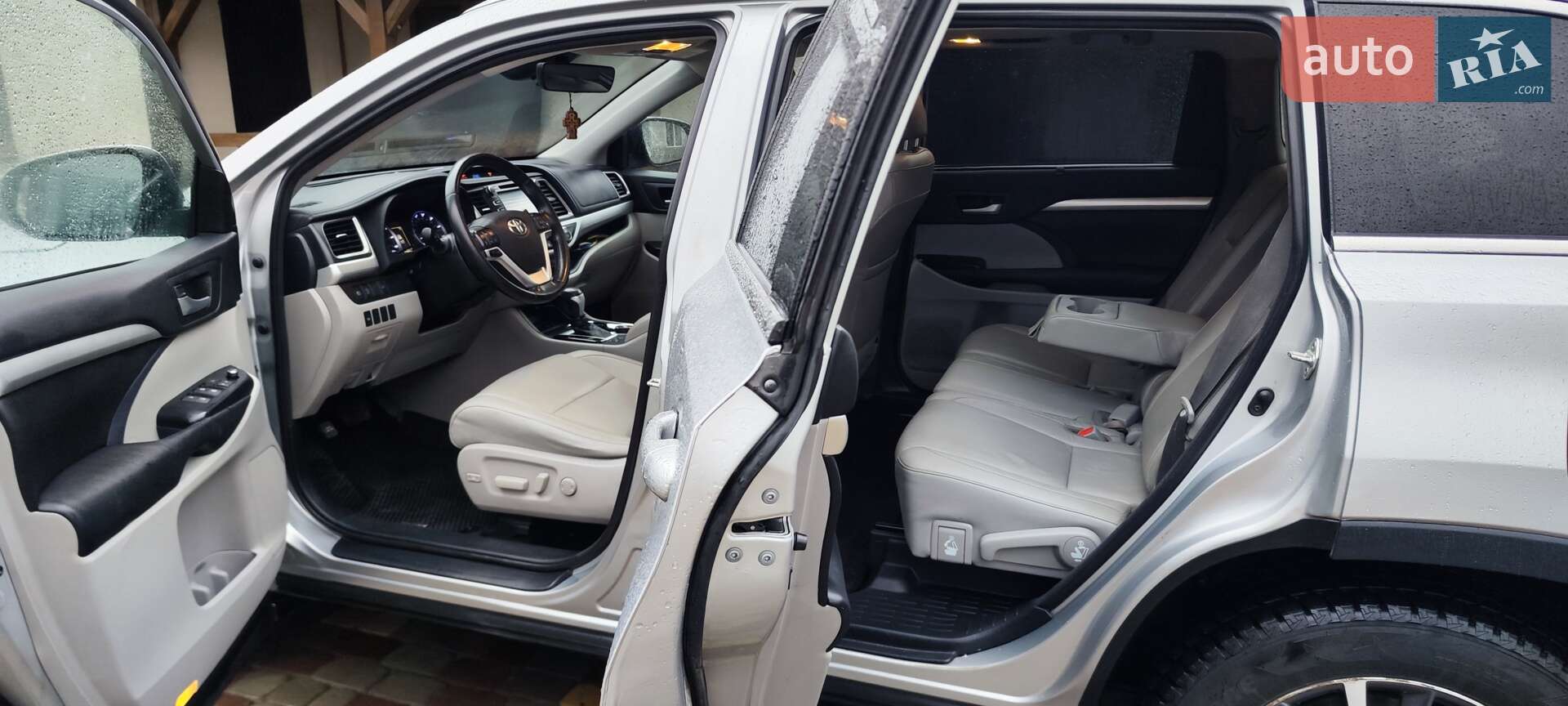 Toyota Highlander 2018 VIN 5TDJZRFH3JS850845 фото оголошення 6 з 16