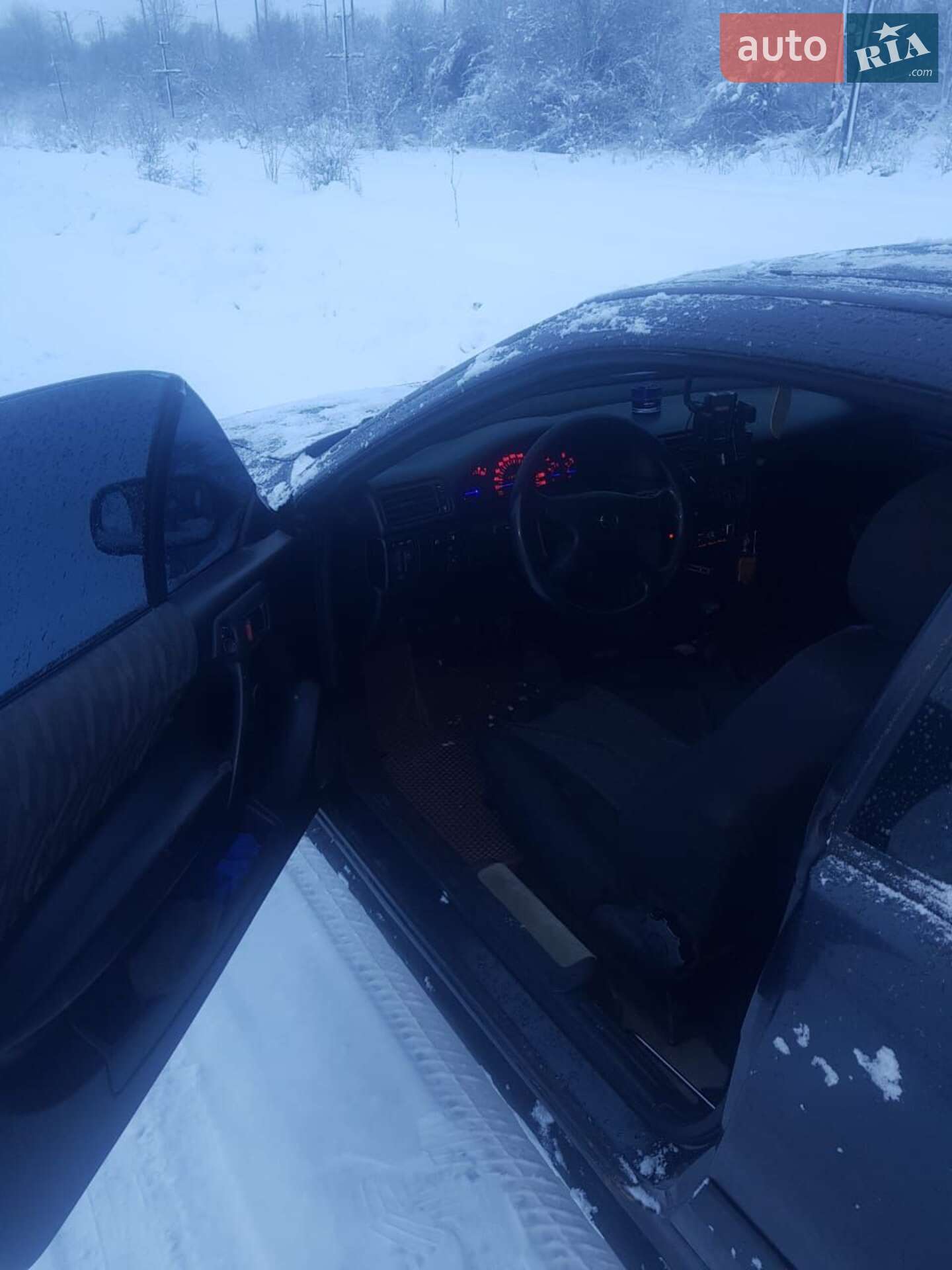 Opel Calibra 1991 VIN W0L000085M1174391 фото оголошення 2 з 3