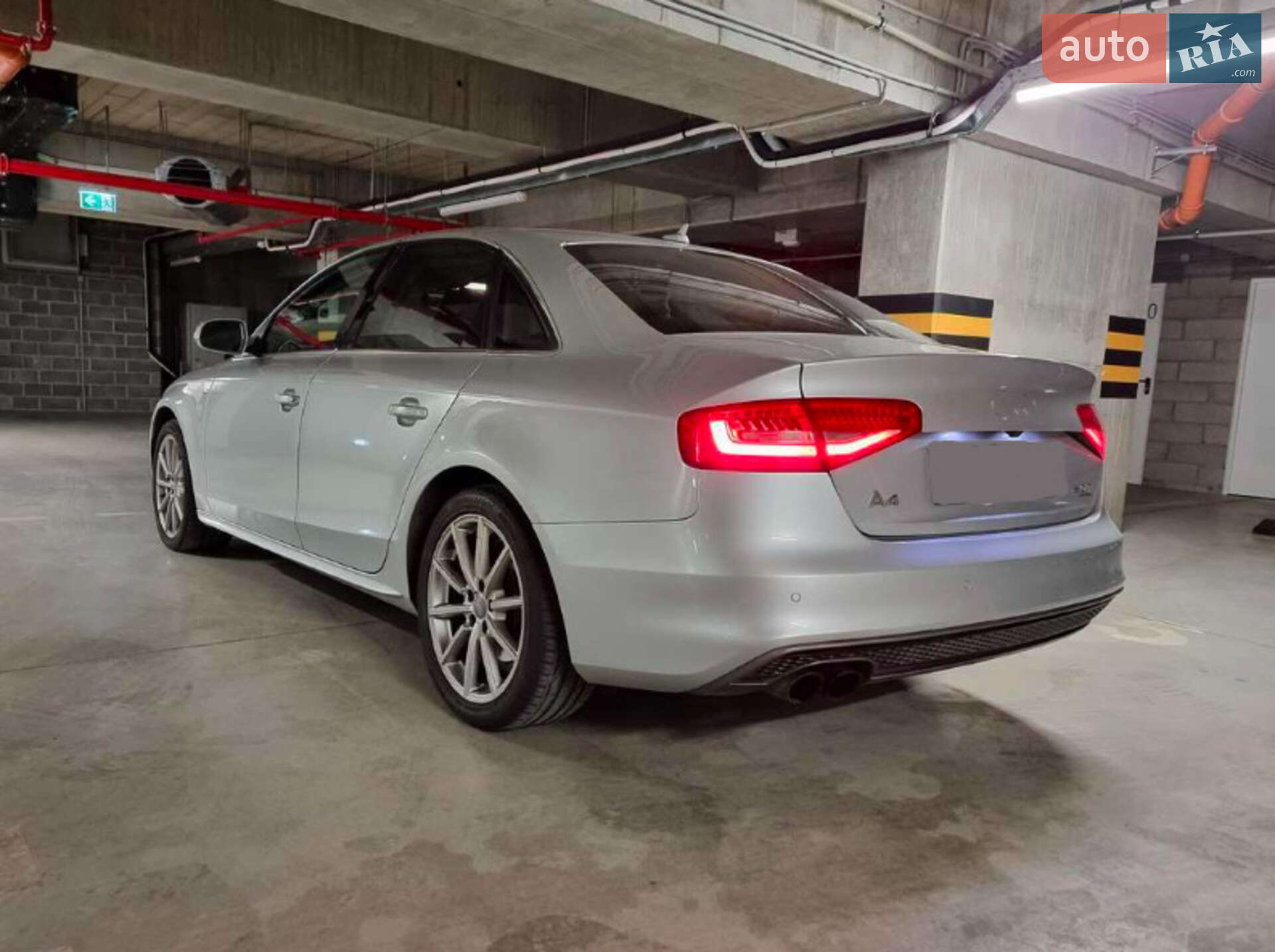 Audi A4 2014 VIN WAUFFAFL6FN002456 фото оголошення 4 з 16