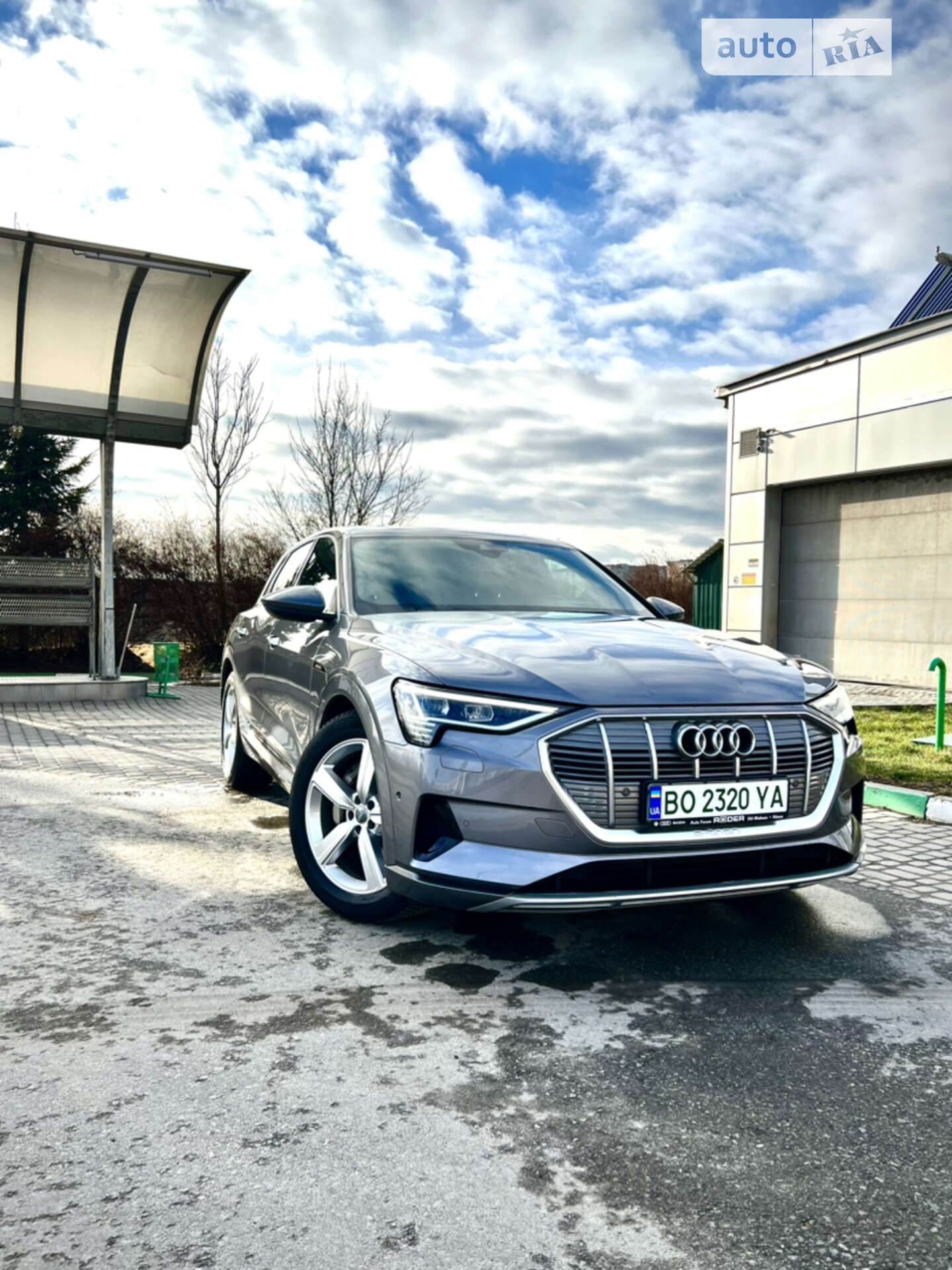 Audi e-tron 2019 VIN WAUZZZGE0KB018795 фото оголошення 3 з 47