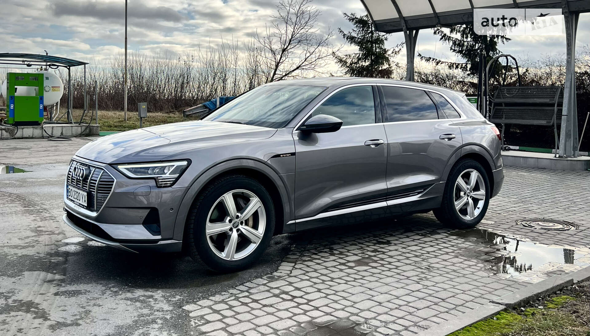 Audi e-tron 2019 VIN WAUZZZGE0KB018795 фото оголошення 9 з 47