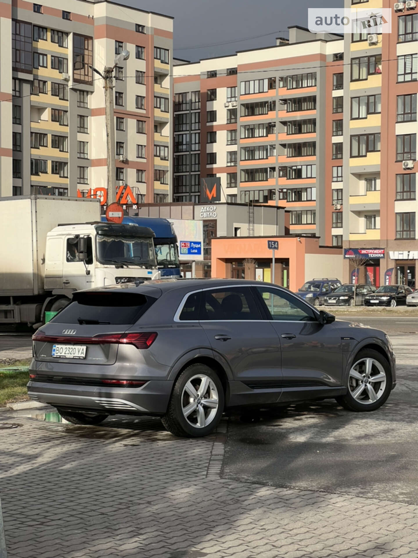 Audi e-tron 2019 VIN WAUZZZGE0KB018795 фото оголошення 10 з 47