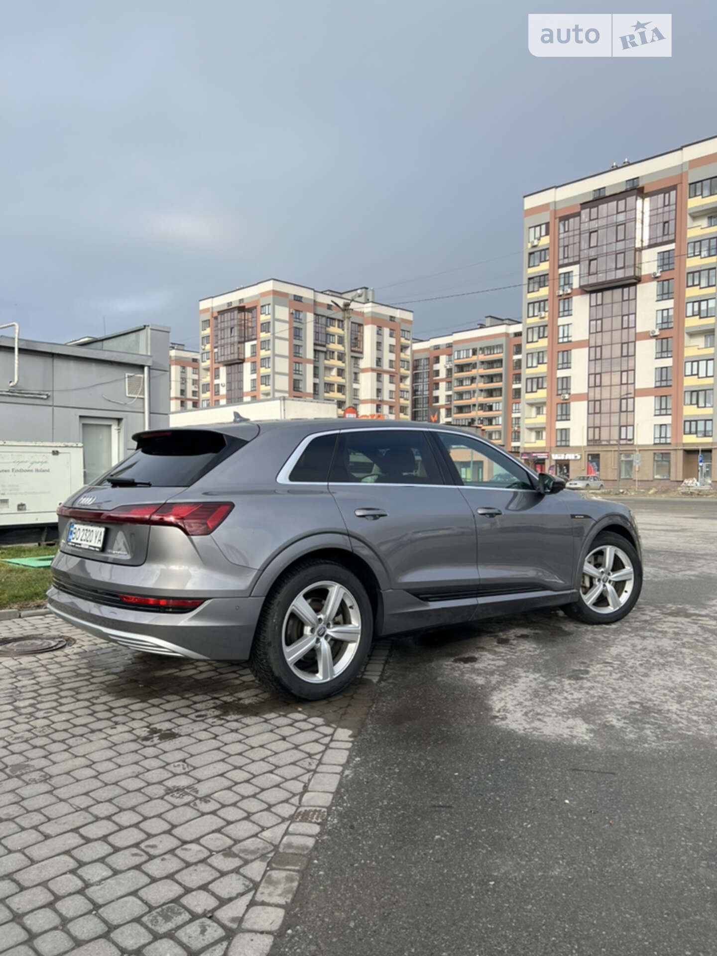Audi e-tron 2019 VIN WAUZZZGE0KB018795 фото оголошення 12 з 47