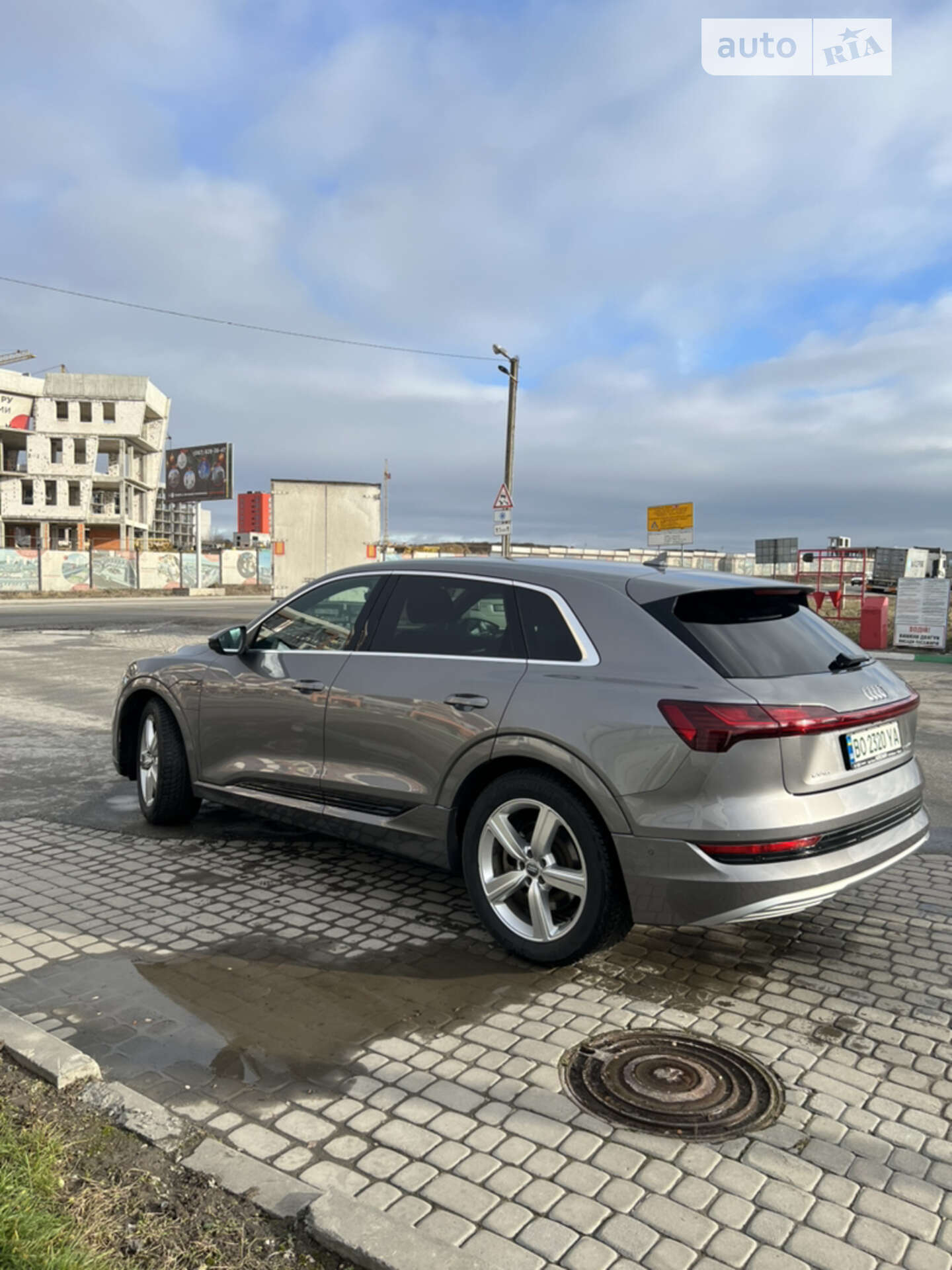 Audi e-tron 2019 VIN WAUZZZGE0KB018795 фото оголошення 15 з 47