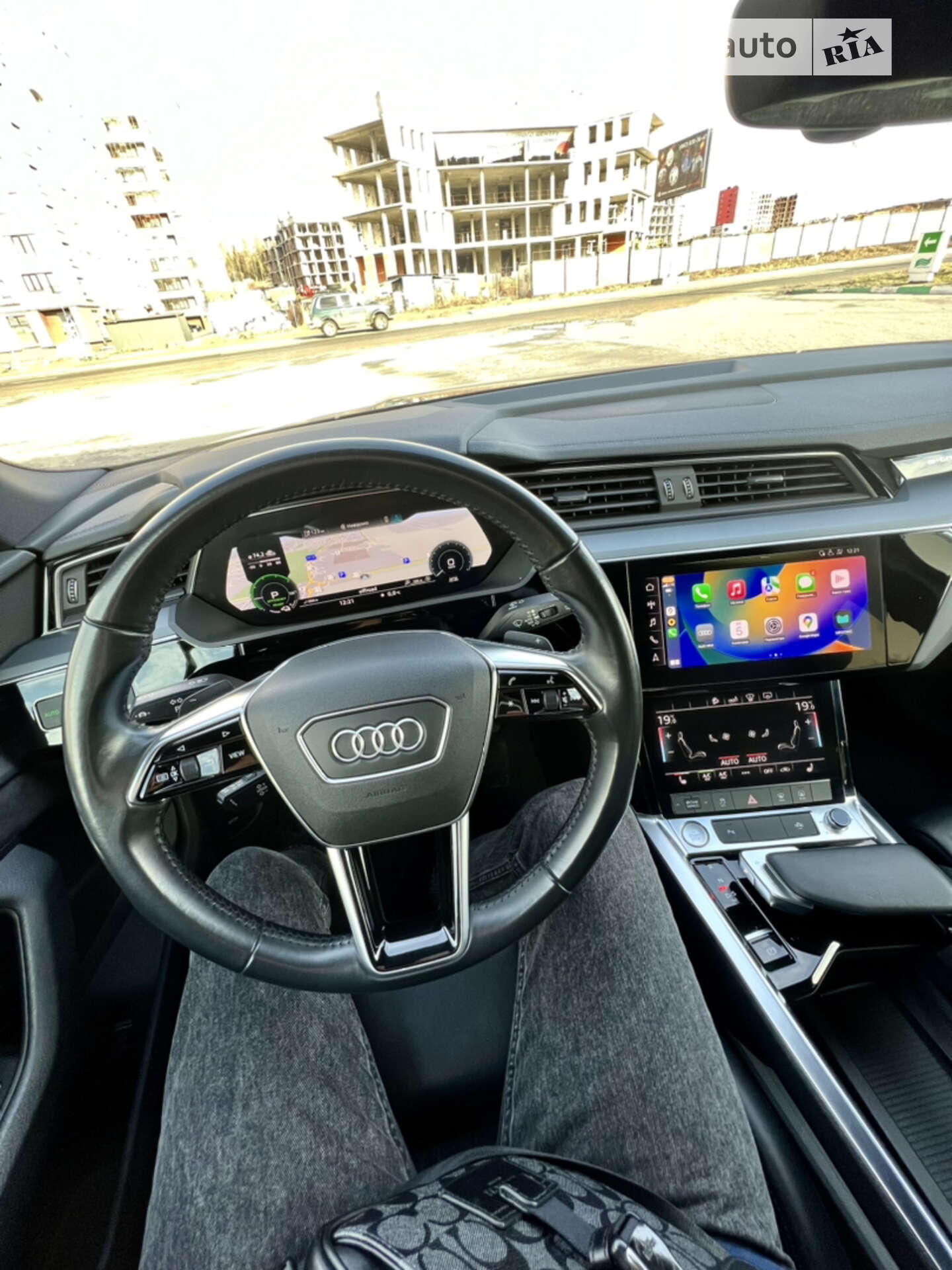 Audi e-tron 2019 VIN WAUZZZGE0KB018795 фото оголошення 20 з 47