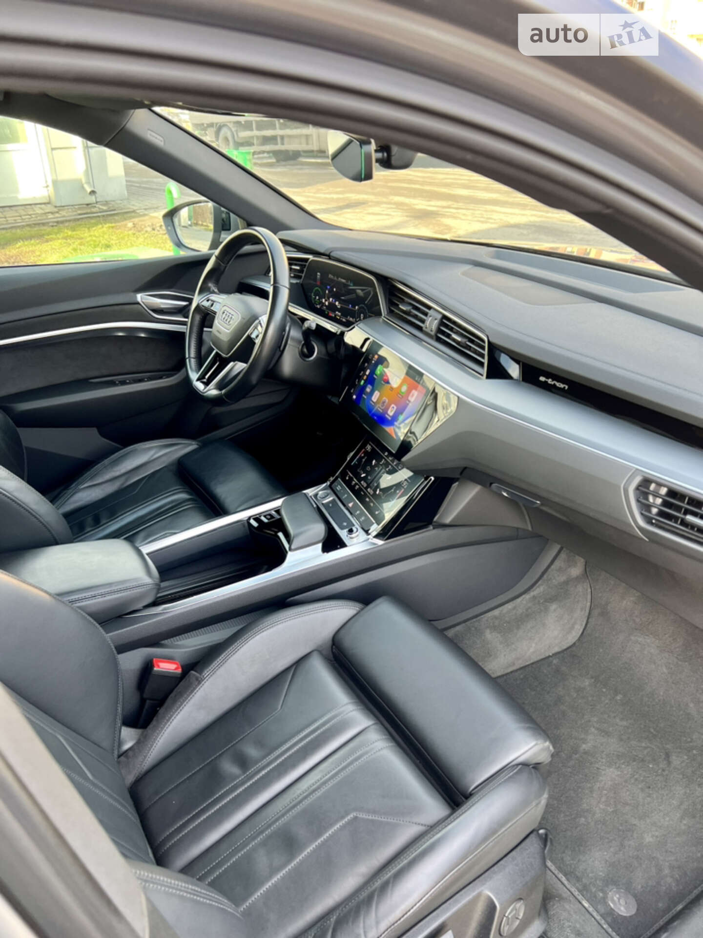 Audi e-tron 2019 VIN WAUZZZGE0KB018795 фото оголошення 24 з 47