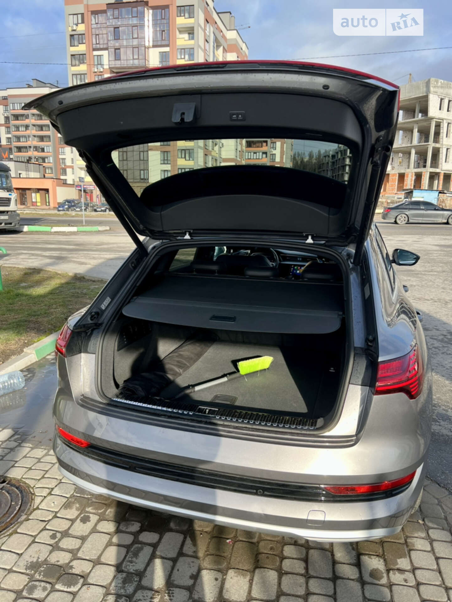 Audi e-tron 2019 VIN WAUZZZGE0KB018795 фото оголошення 25 з 47