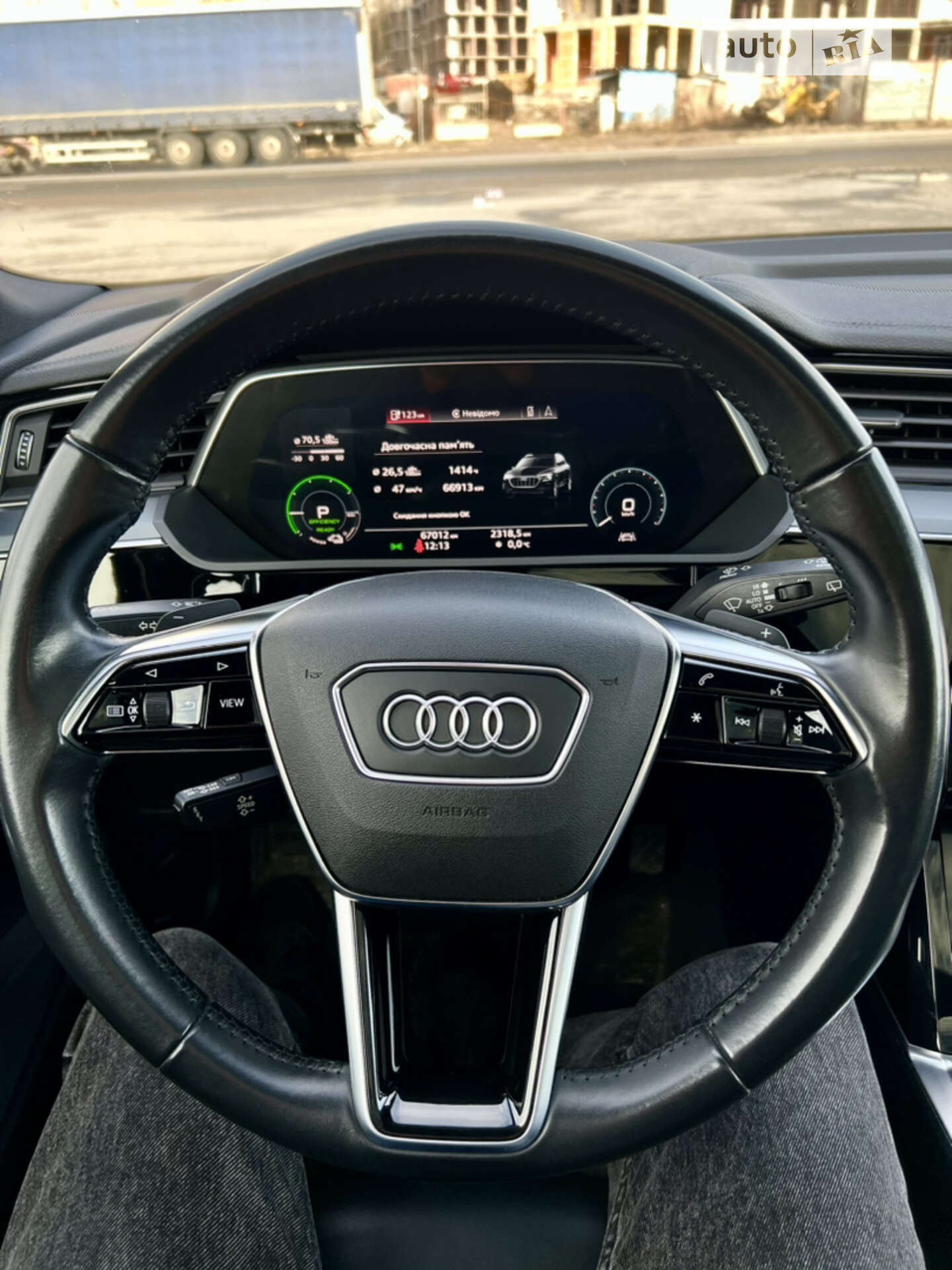Audi e-tron 2019 VIN WAUZZZGE0KB018795 фото оголошення 33 з 47