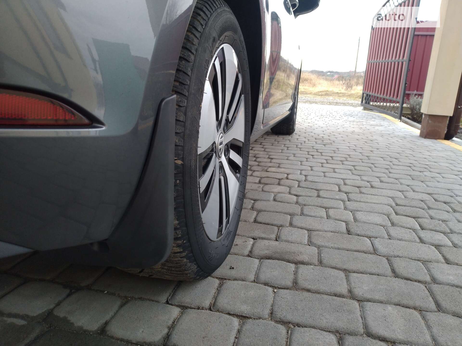 Volkswagen e-Golf 2018 VIN WVWZZZAUZKW901011 фото оголошення 17 з 46