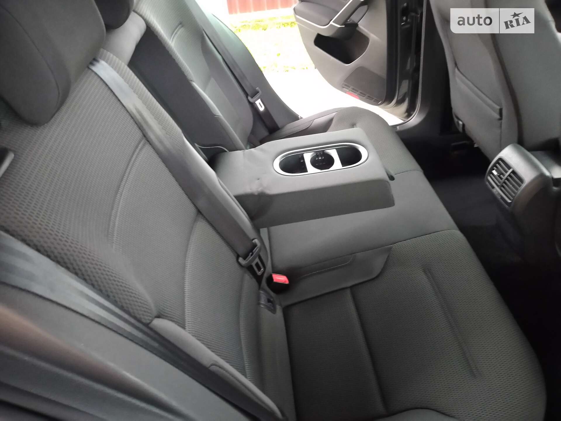 Volkswagen e-Golf 2018 VIN WVWZZZAUZKW901011 фото оголошення 24 з 46