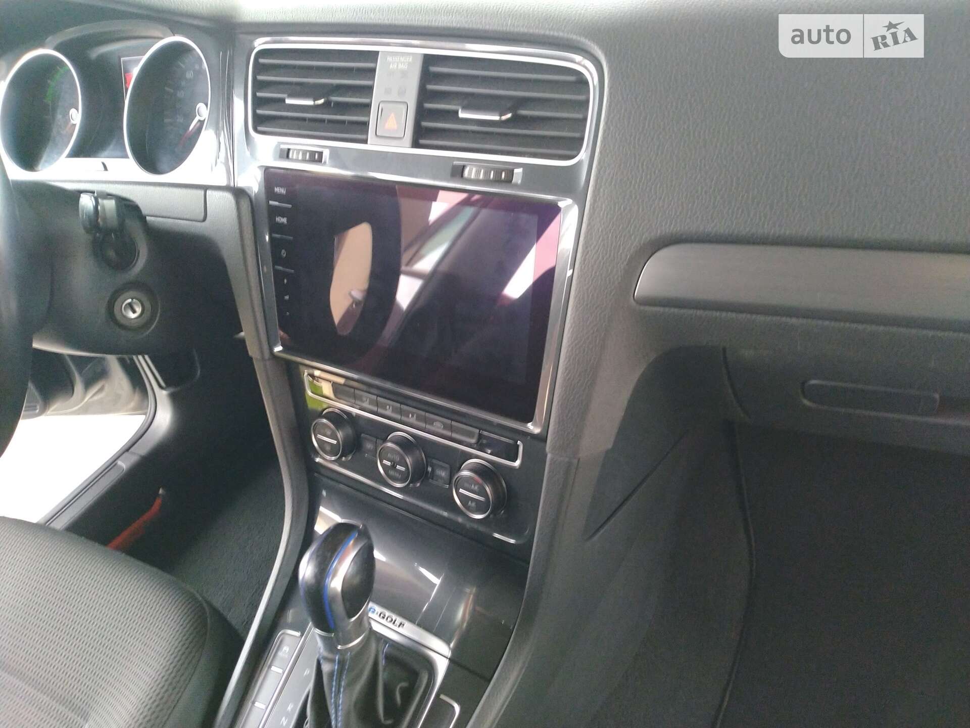 Volkswagen e-Golf 2018 VIN WVWZZZAUZKW901011 фото оголошення 28 з 46