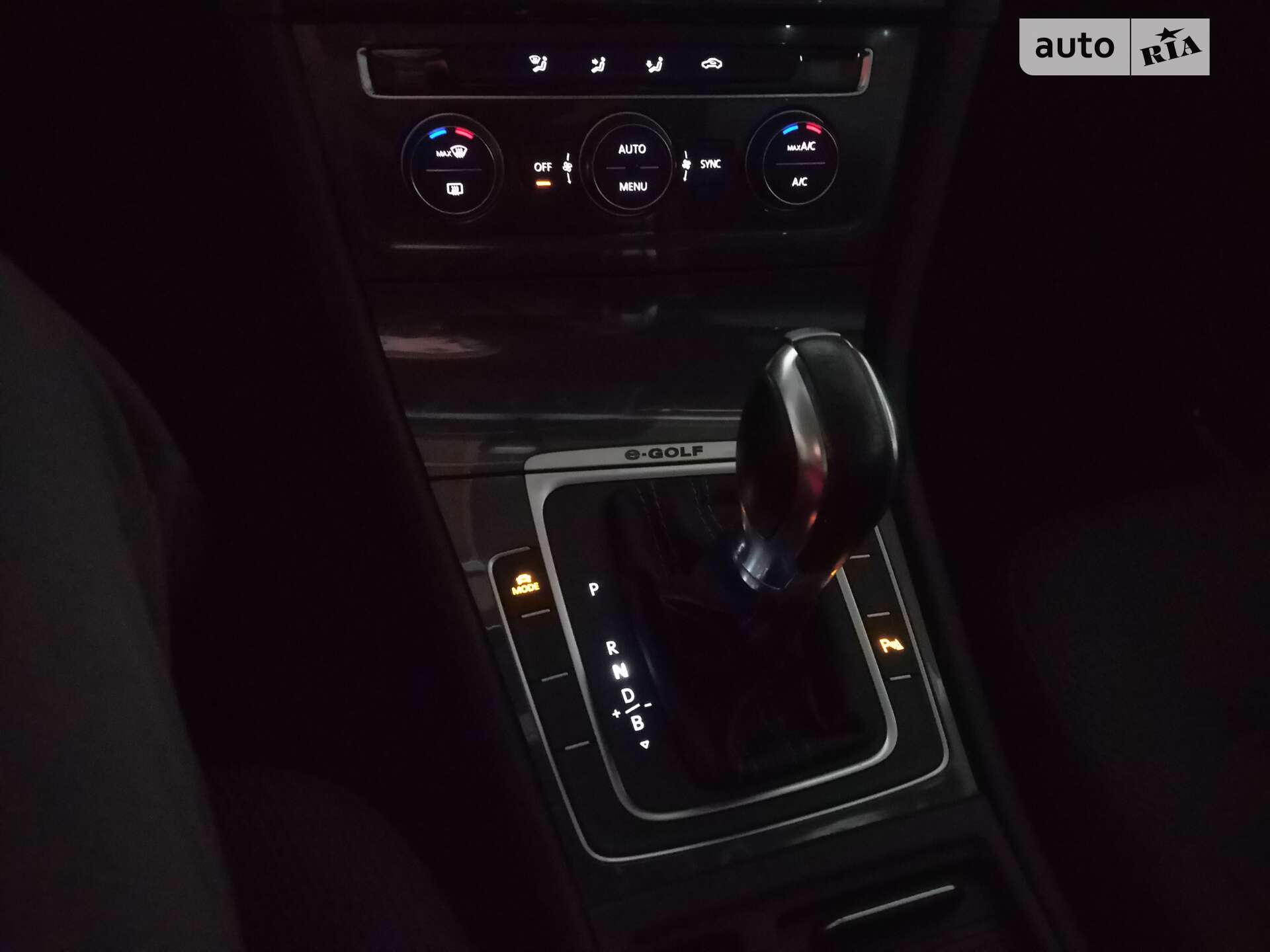 Volkswagen e-Golf 2018 VIN WVWZZZAUZKW901011 фото оголошення 38 з 46