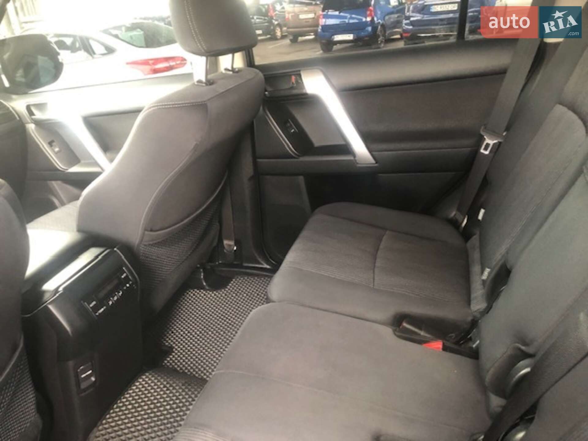 Toyota Land Cruiser Prado 2019 VIN JTEBU3FJ00K174410 фото оголошення 15 з 23