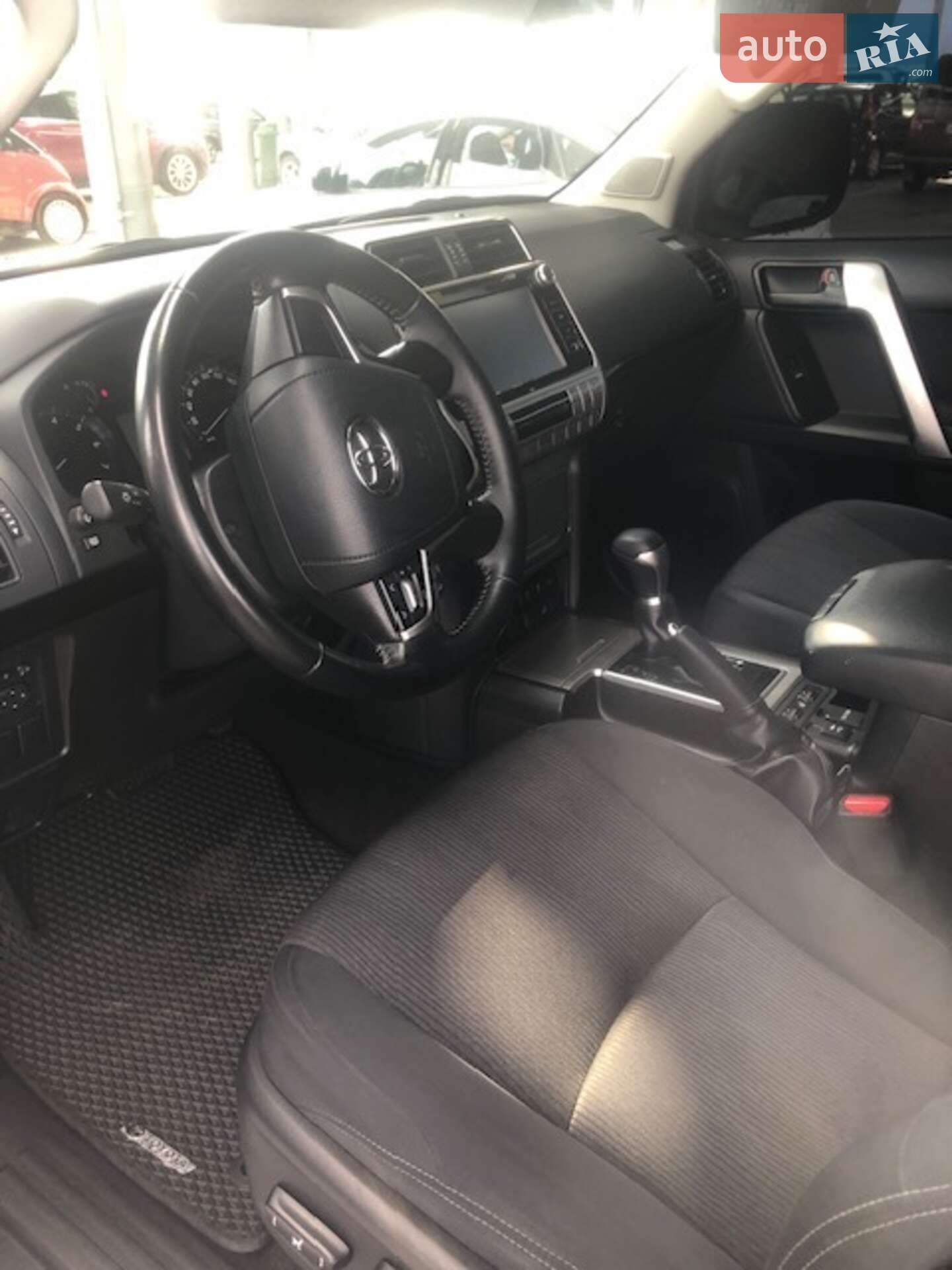 Toyota Land Cruiser Prado 2019 VIN JTEBU3FJ00K174410 фото оголошення 16 з 23