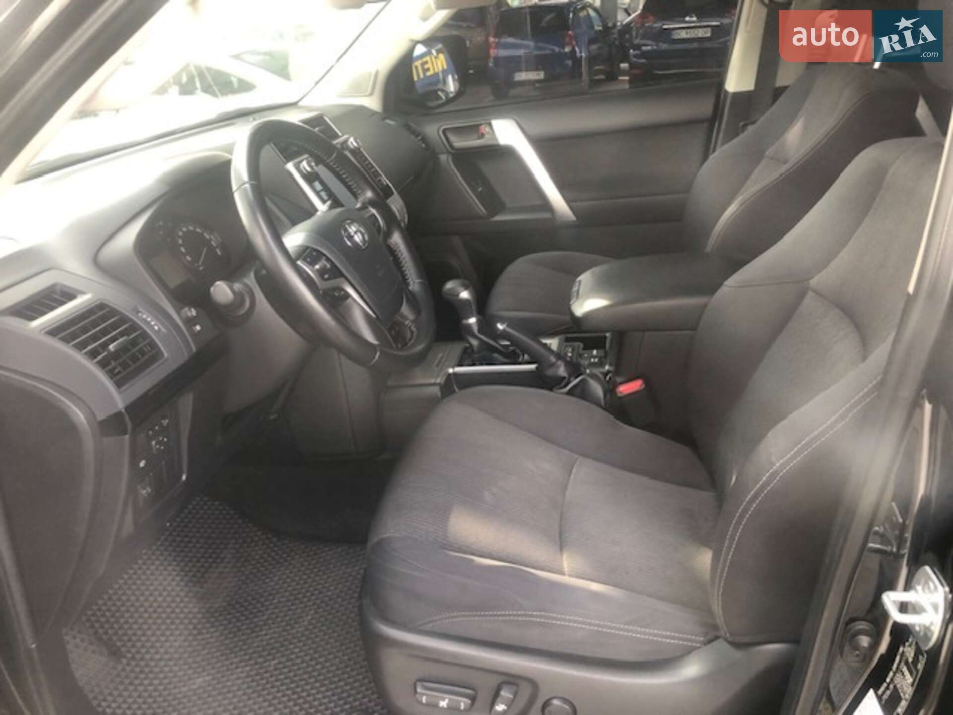 Toyota Land Cruiser Prado 2019 VIN JTEBU3FJ00K174410 фото оголошення 20 з 23