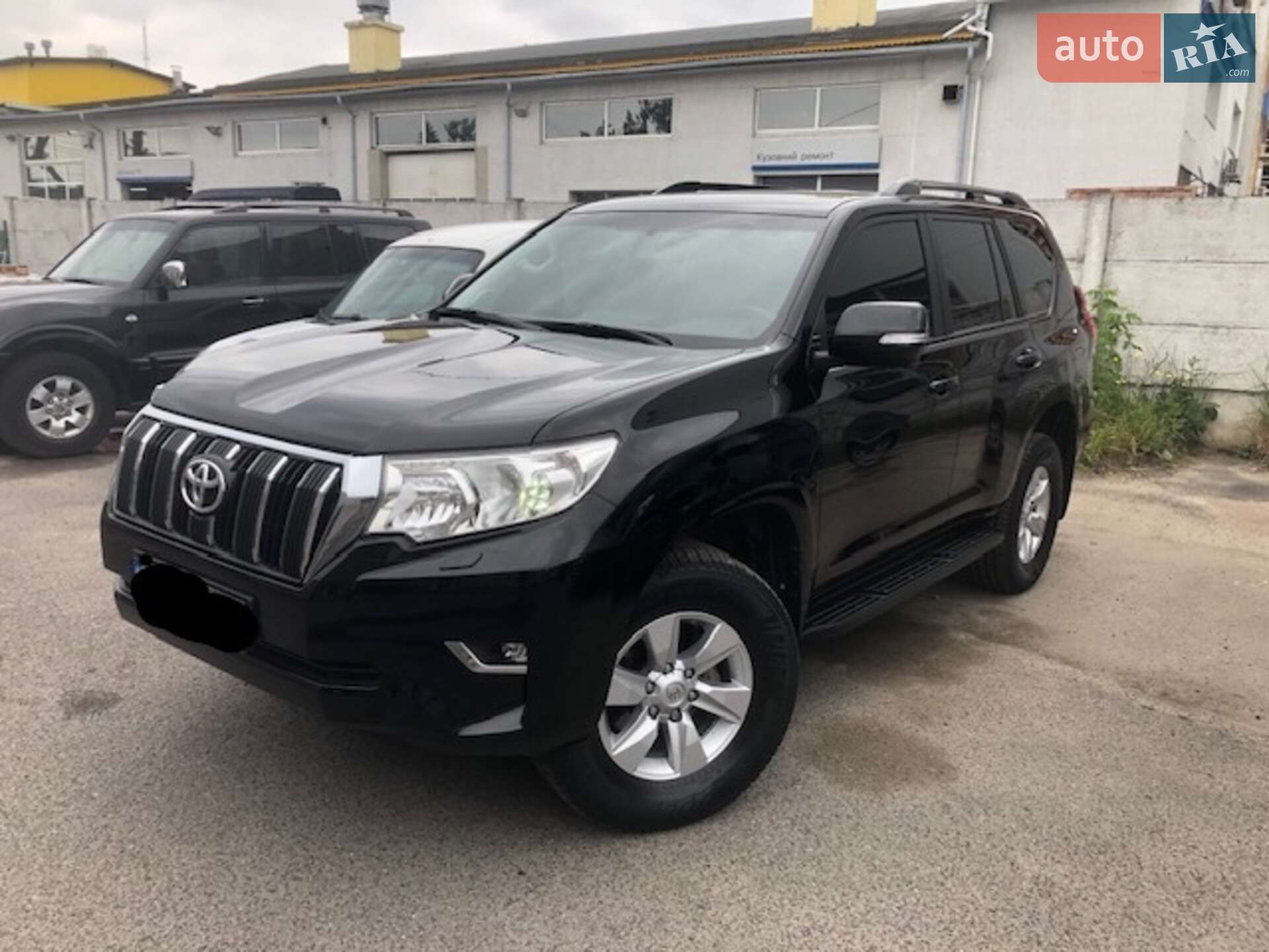 Toyota Land Cruiser Prado 2019 VIN JTEBU3FJ00K174410 фото оголошення 2 з 23