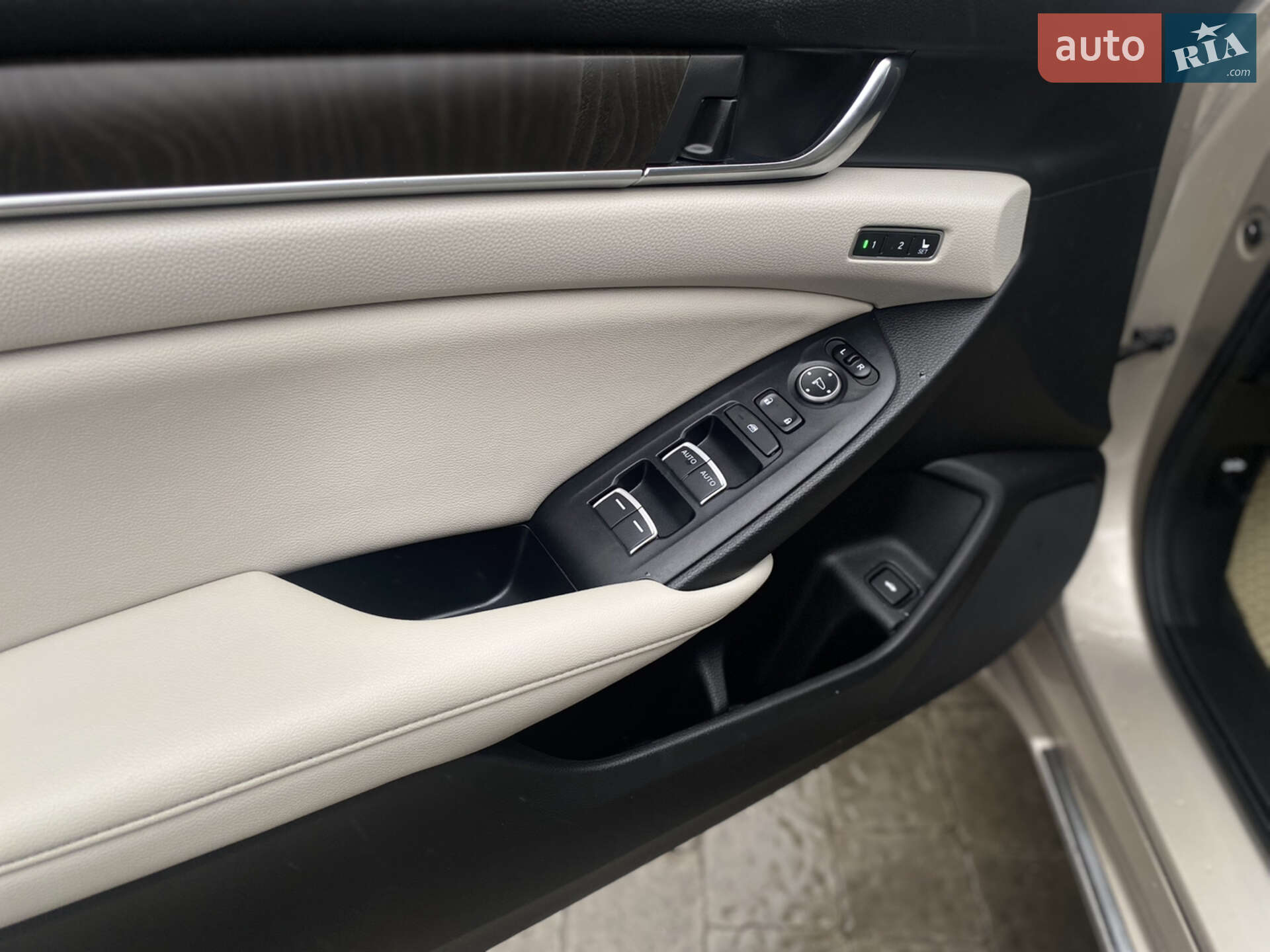 Honda Accord 2020 VIN 1HGCV3F97LA017366 фото оголошення 10 з 19