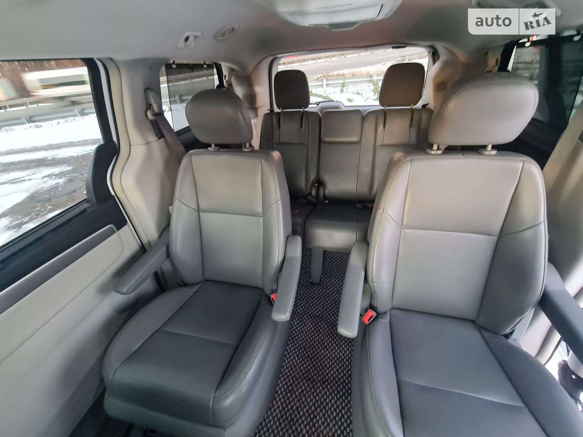Volkswagen Routan 2013 VIN 2C4RVABG4DR725377 фото оголошення 3 з 7