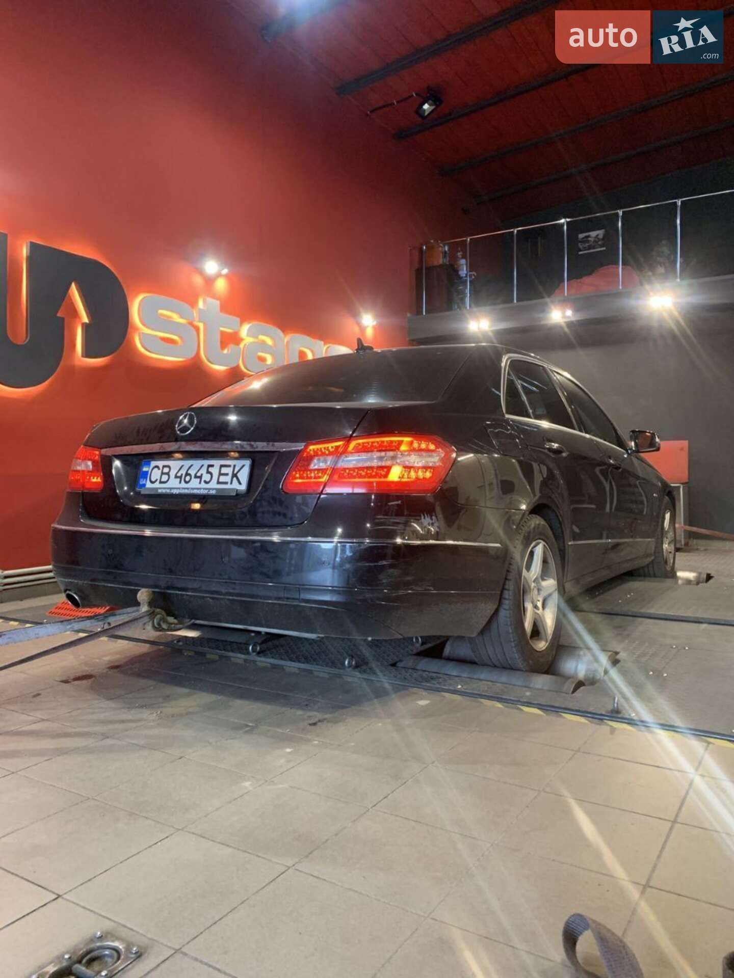 Mercedes-Benz E-Class 2011 VIN WDD2120411A513019 фото оголошення 3 з 15