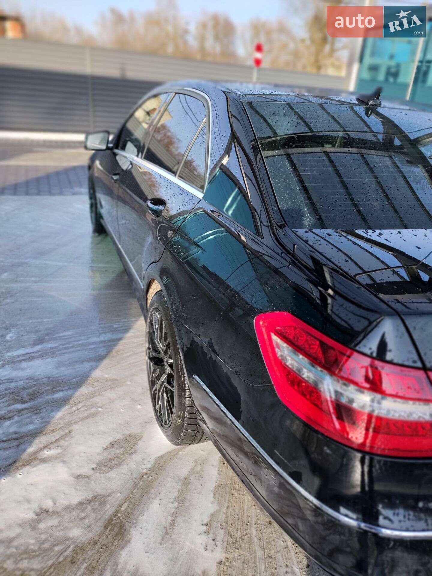Mercedes-Benz E-Class 2011 VIN WDD2120411A513019 фото оголошення 12 з 15