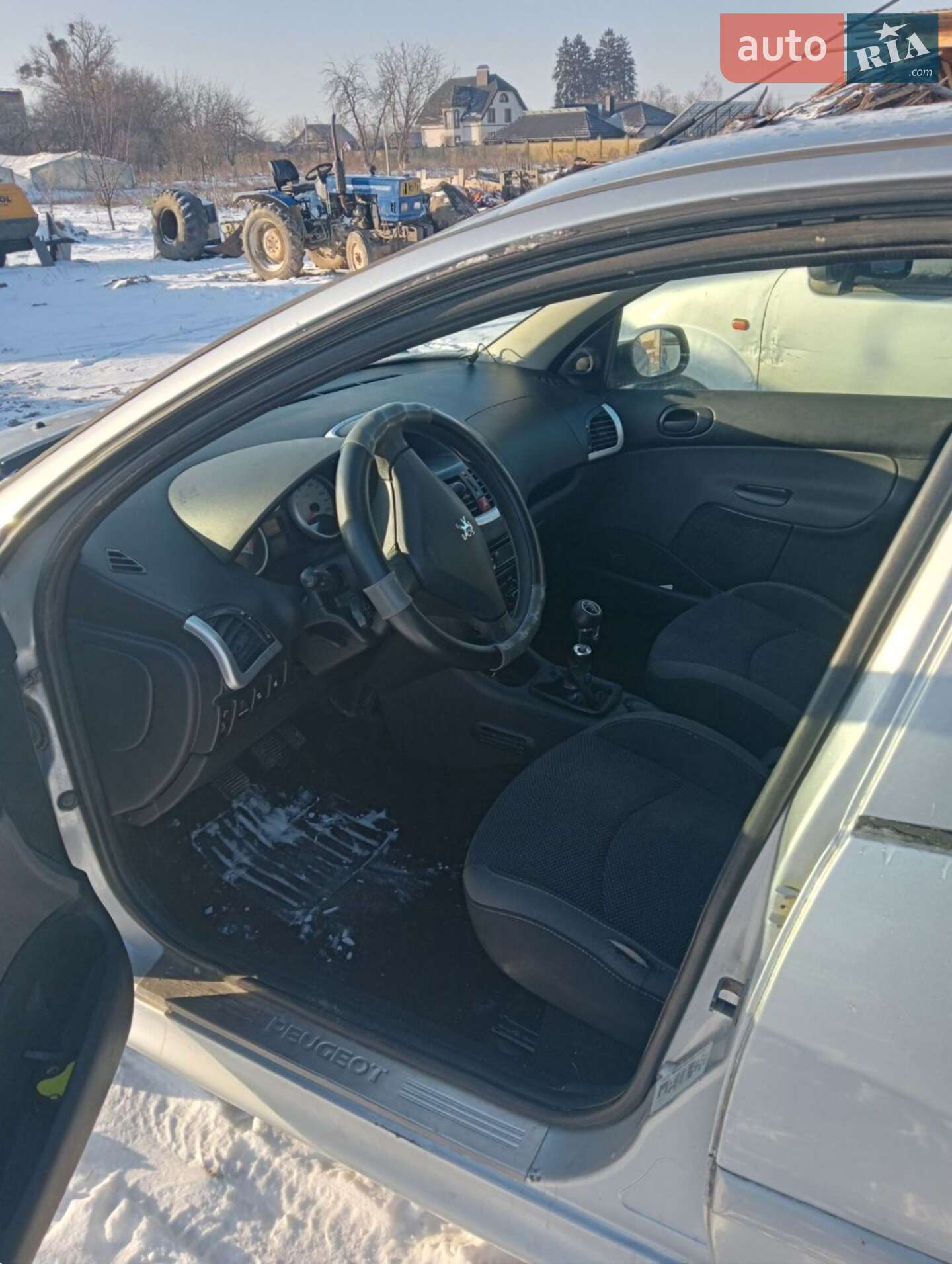 Peugeot 206 2009 VIN VF32M8HZA9Y014696 фото оголошення 2 з 11
