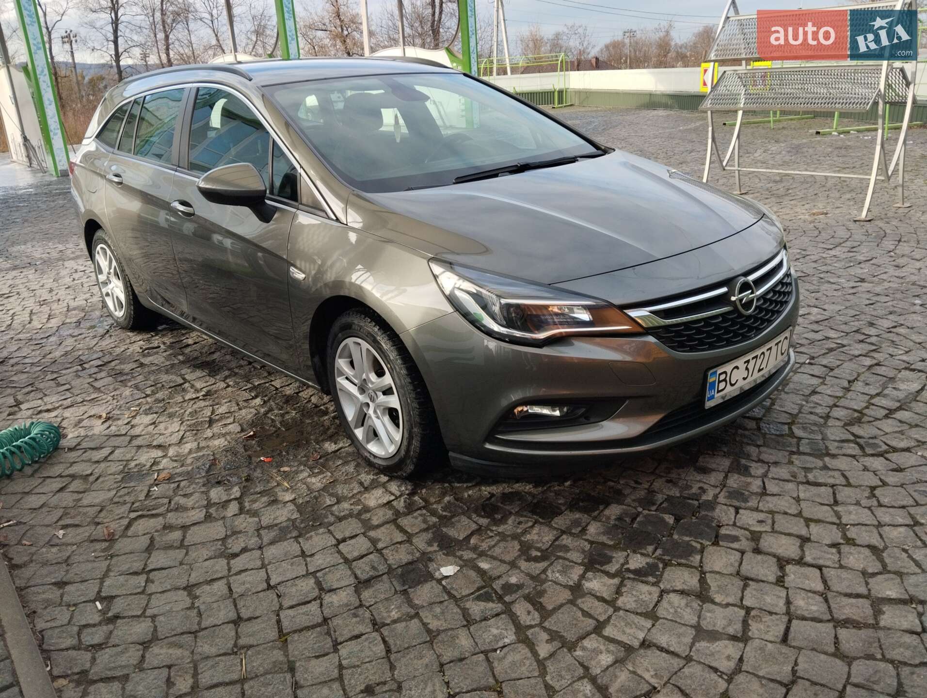 Opel Astra 2017 VIN W0VBD8EL9J8010324 фото оголошення 4 з 9