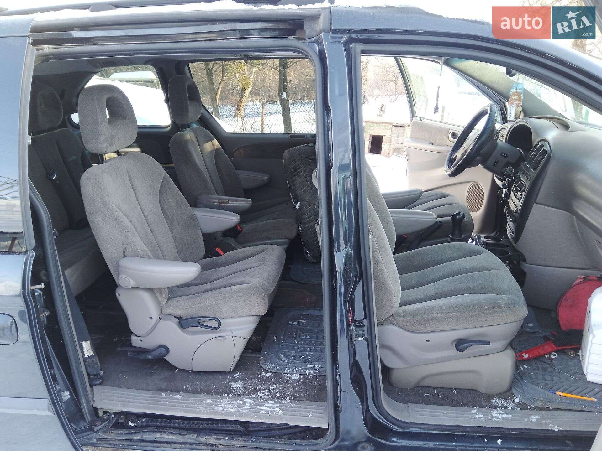 Chrysler Voyager 2001 VIN 1C8GYN2BX1U124269 фото оголошення 2 з 10