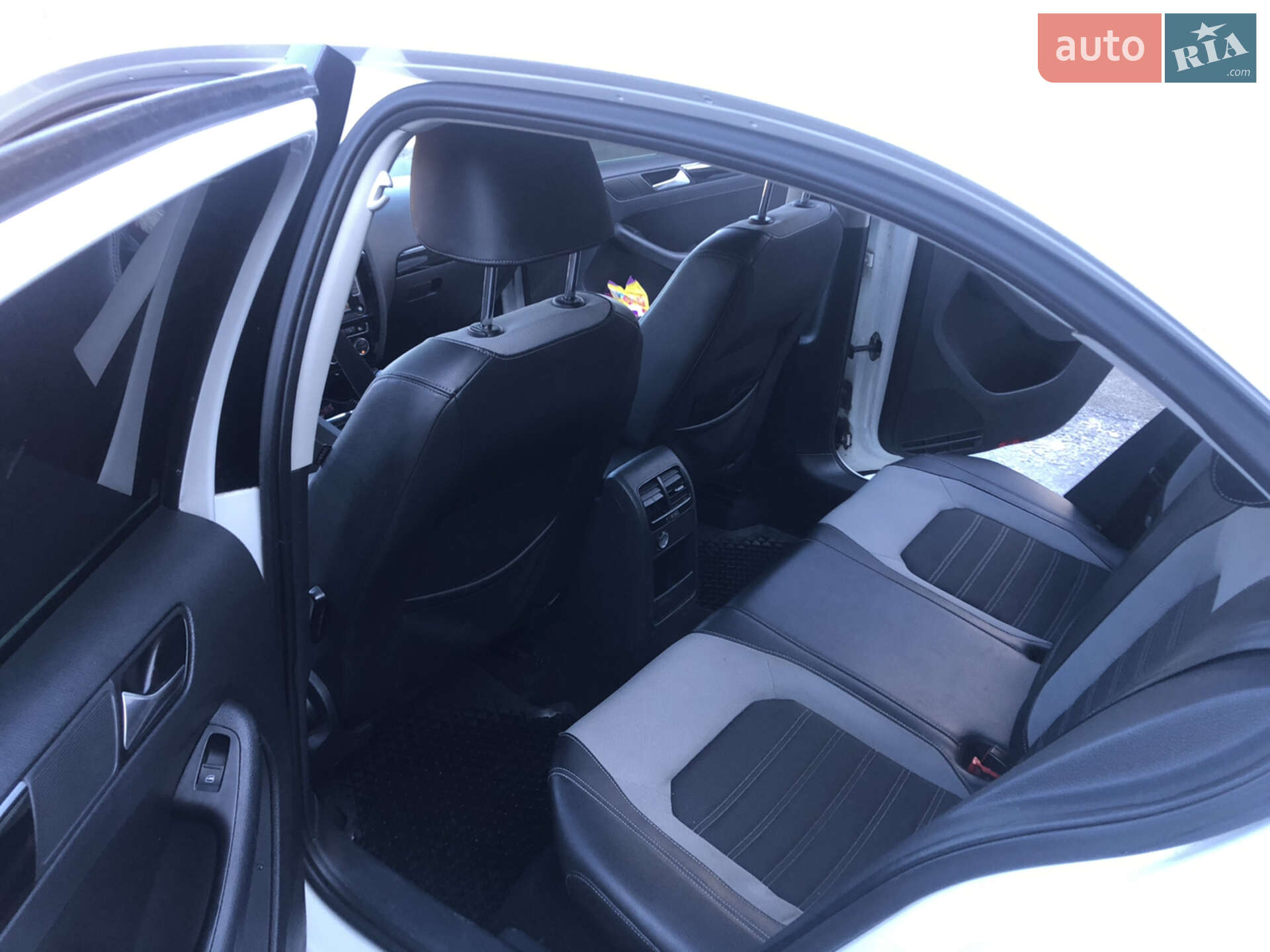 Volkswagen Jetta 2015 VIN WVWZZZ16ZFM054658 фото оголошення 7 з 21