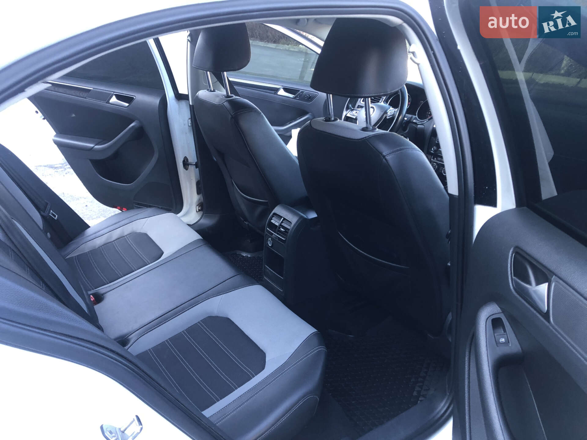 Volkswagen Jetta 2015 VIN WVWZZZ16ZFM054658 фото оголошення 9 з 21