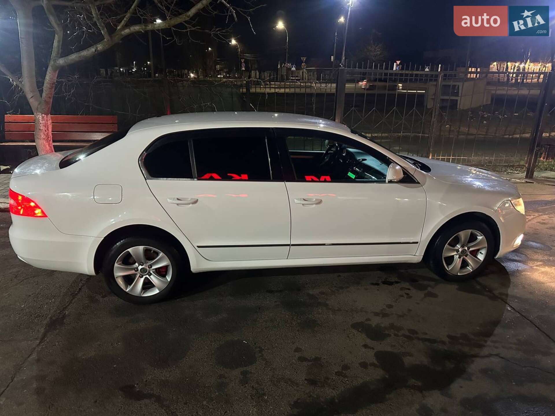 Skoda Superb 2011 VIN TMBAE73T5B9041422 фото оголошення 8 з 16