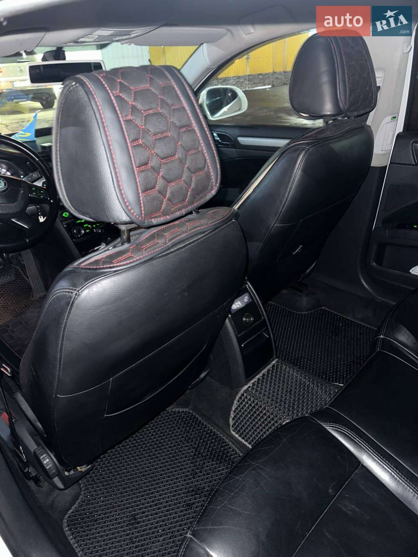 Skoda Superb 2011 VIN TMBAE73T5B9041422 фото оголошення 14 з 16