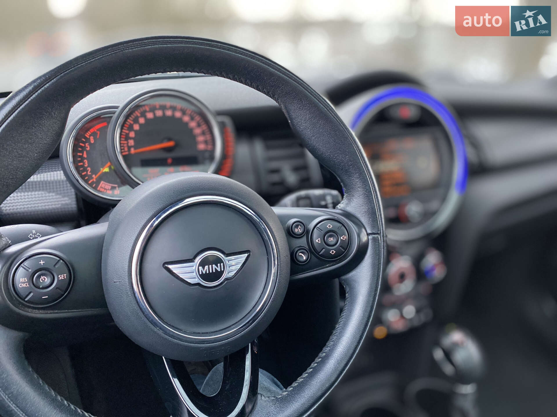 MINI Hatch 2017 VIN WMWXP5C31H2G60545 фото оголошення 9 з 15